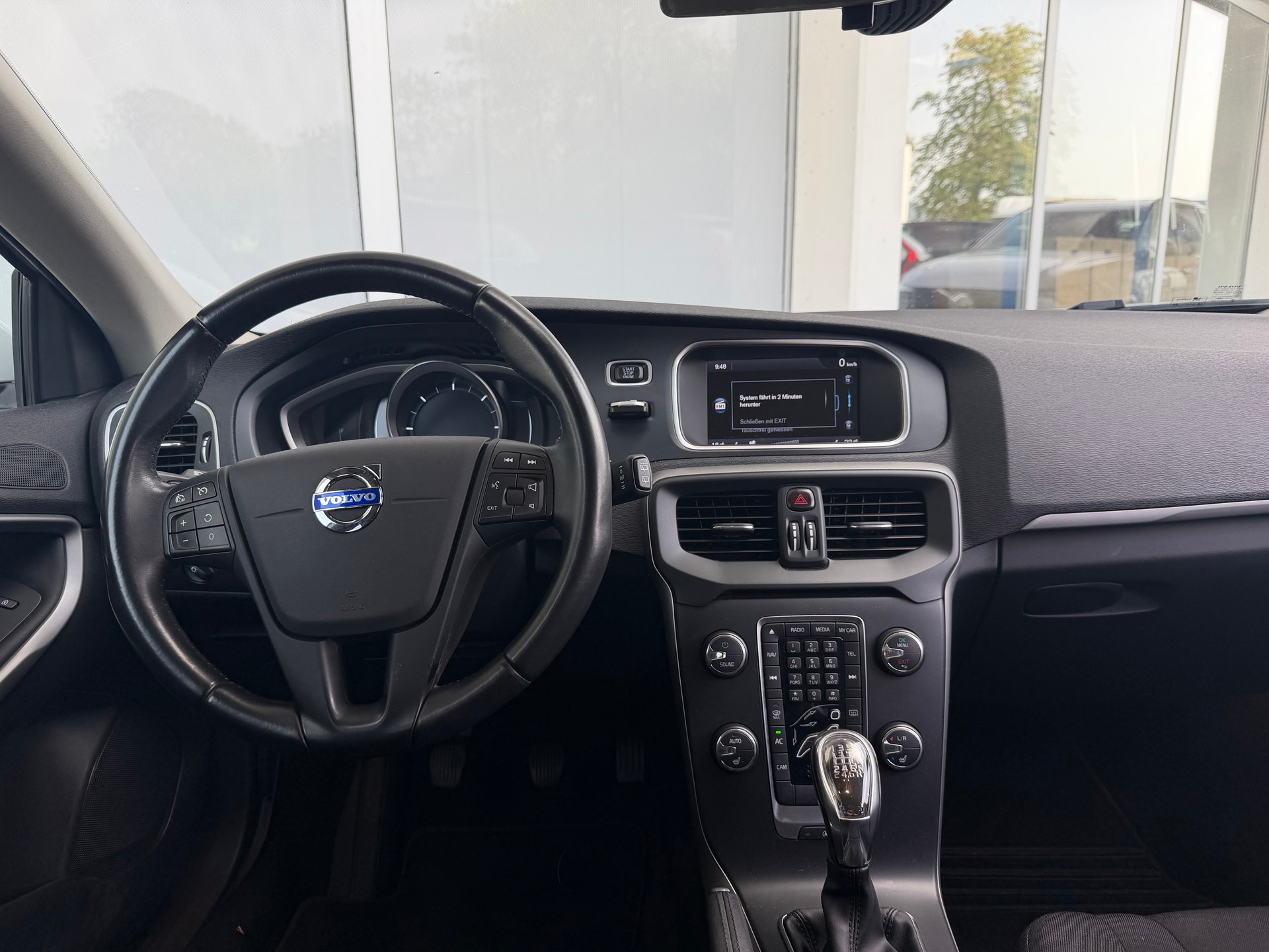 VOLVO V40 D3-image-5