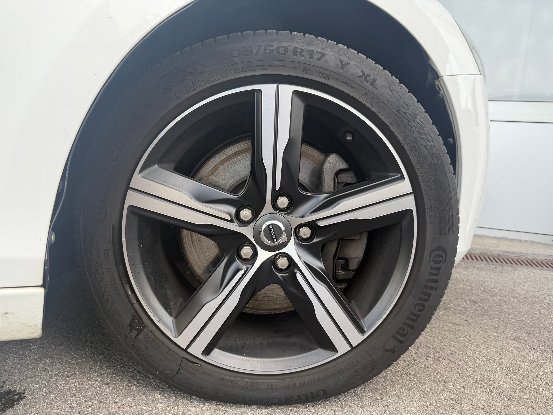 VOLVO V40 D3-image-7