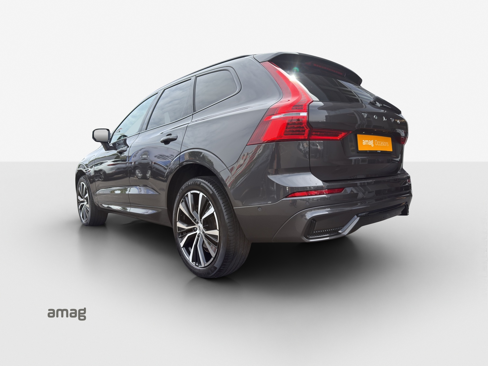 VOLVO XC60 T6 eAWD PluginHybrid Ultimate Dark Geartronic-image-2