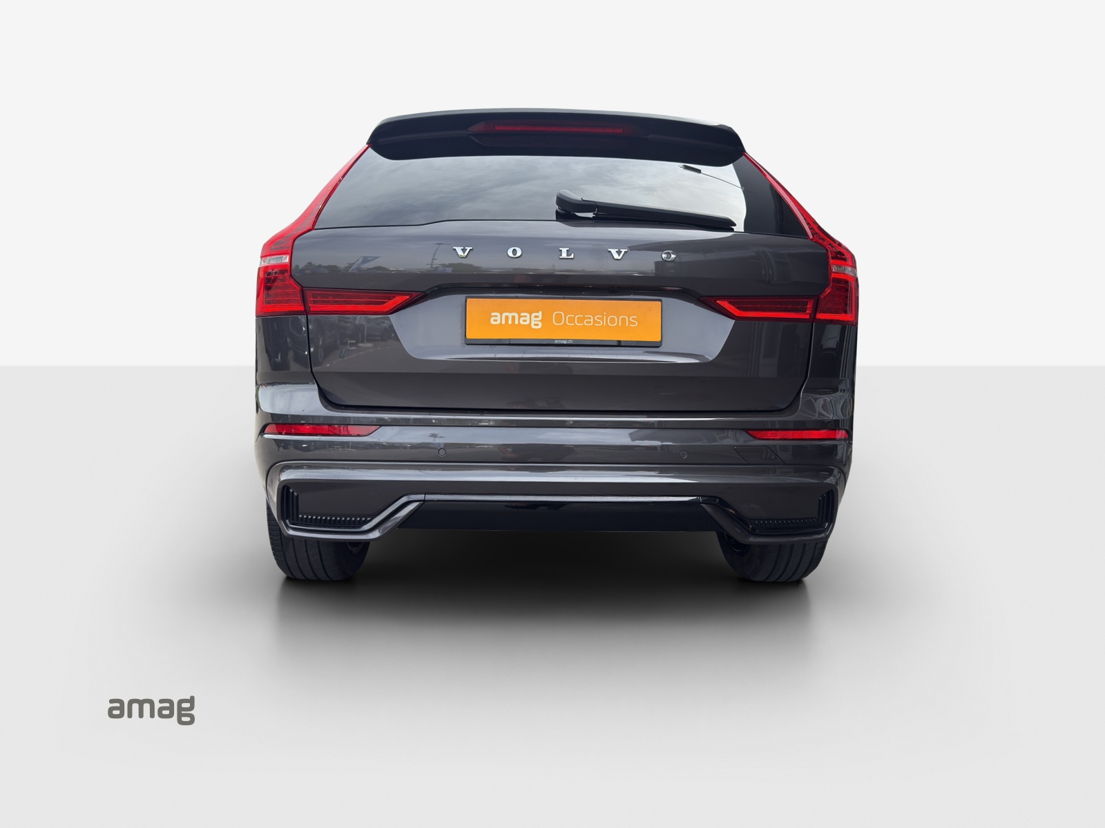 VOLVO XC60 T6 eAWD PluginHybrid Ultimate Dark Geartronic-image-4