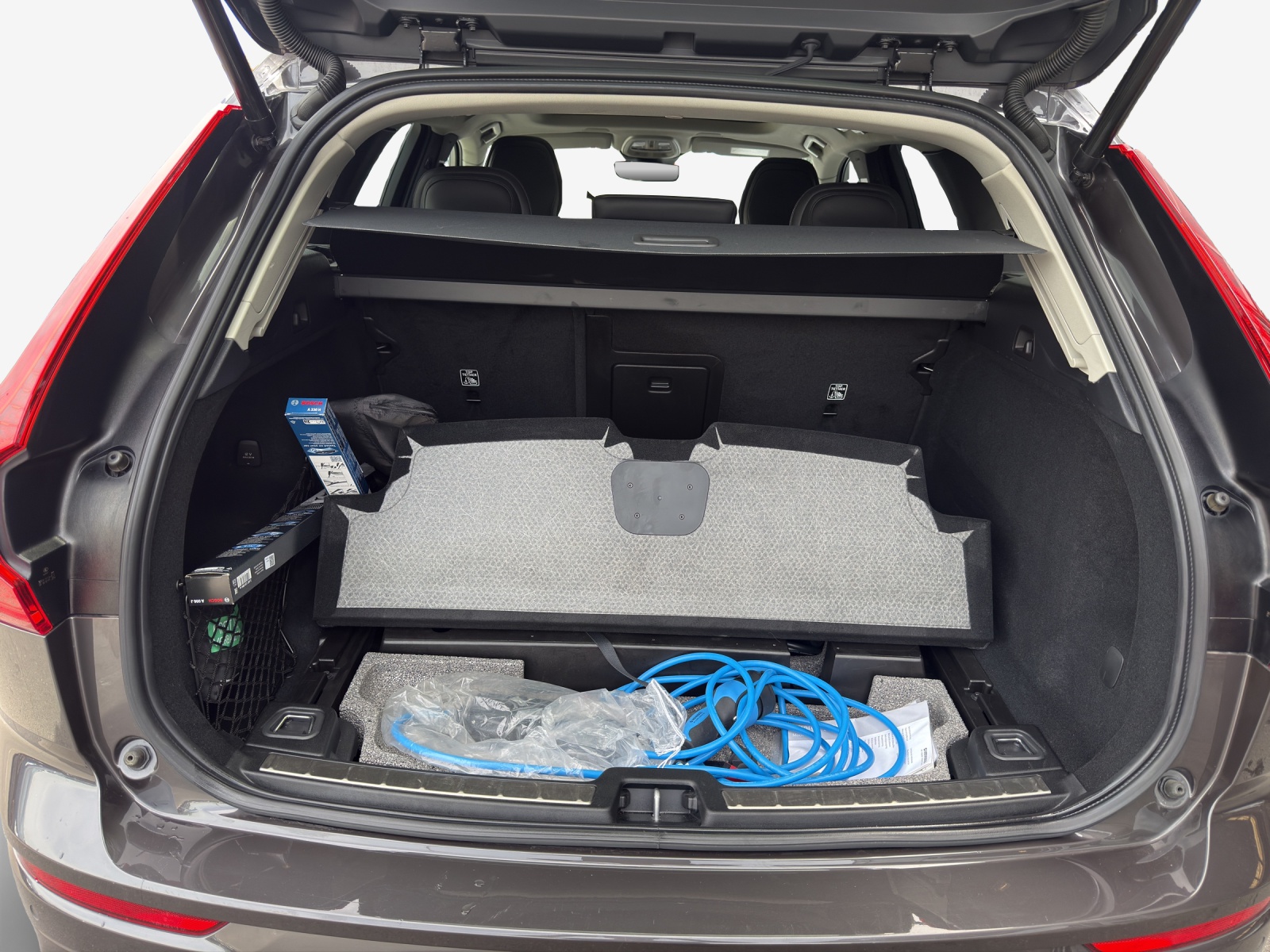 VOLVO XC60 T6 eAWD PluginHybrid Ultimate Dark Geartronic-image-13
