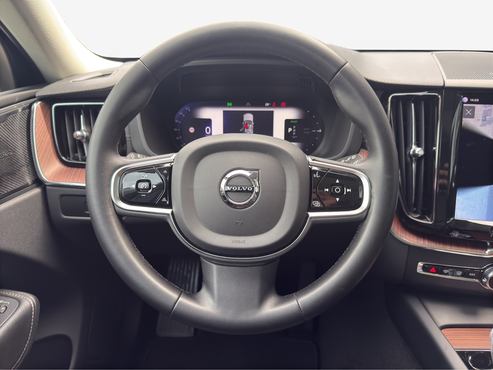 VOLVO XC60 T6 eAWD PluginHybrid Ultimate Dark Geartronic-image-10