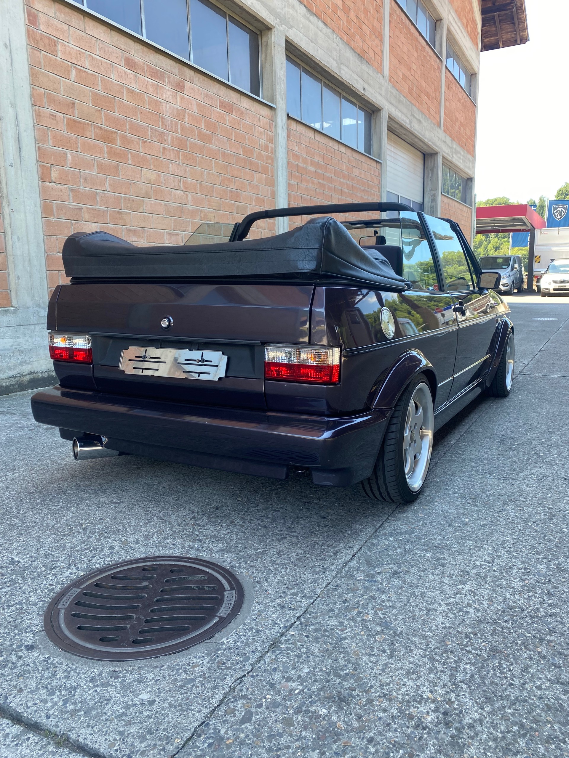 VW Golf Cabriolet-image-1