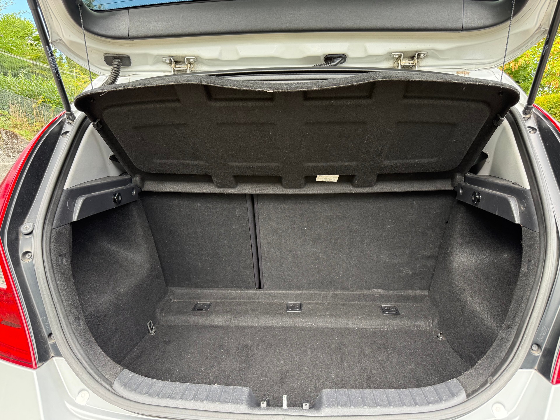 HYUNDAI i30 1.4 Comfort (Frisch Ab MFK)-image-14
