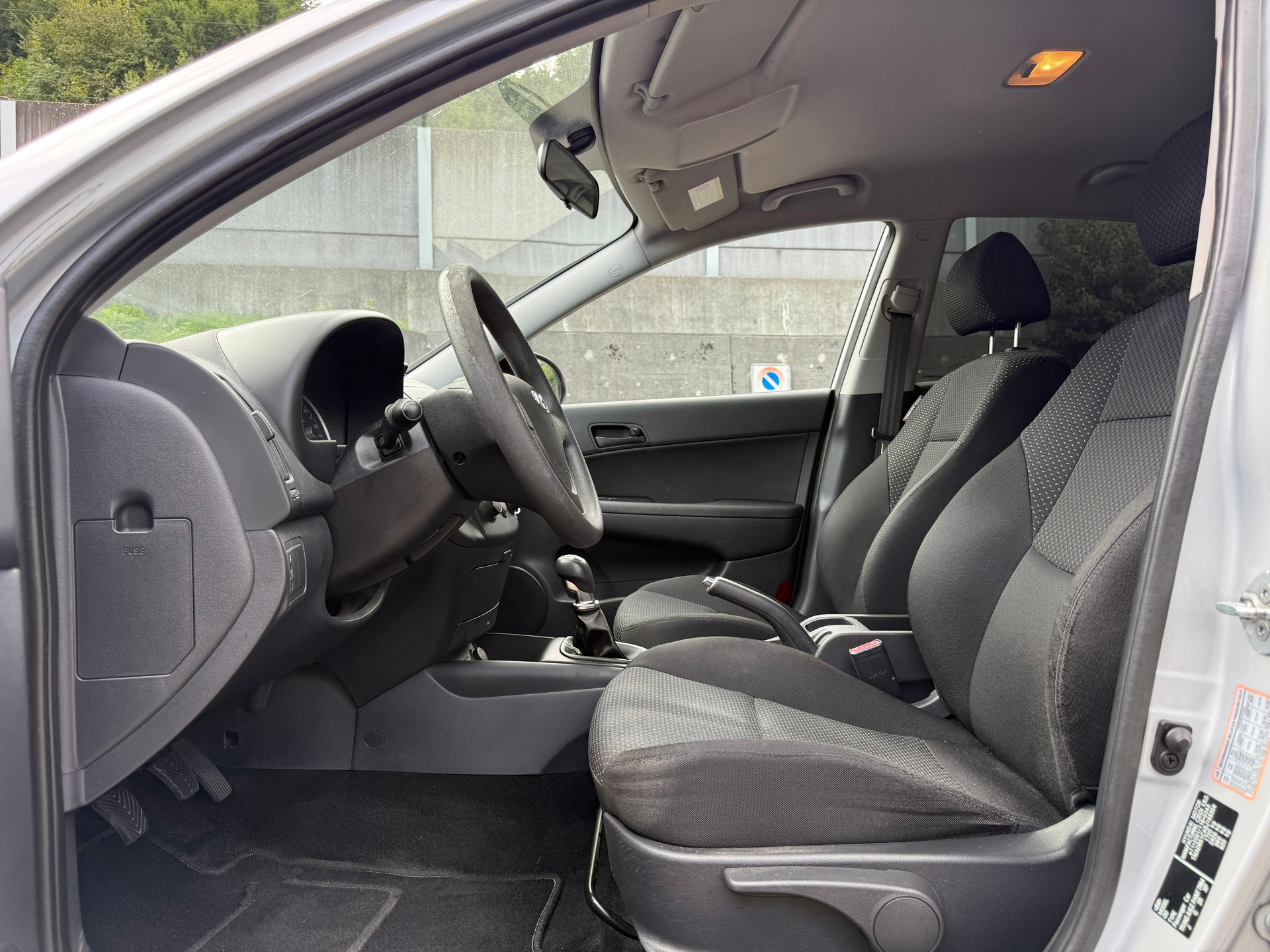 HYUNDAI i30 1.4 Comfort (Frisch Ab MFK)-image-9