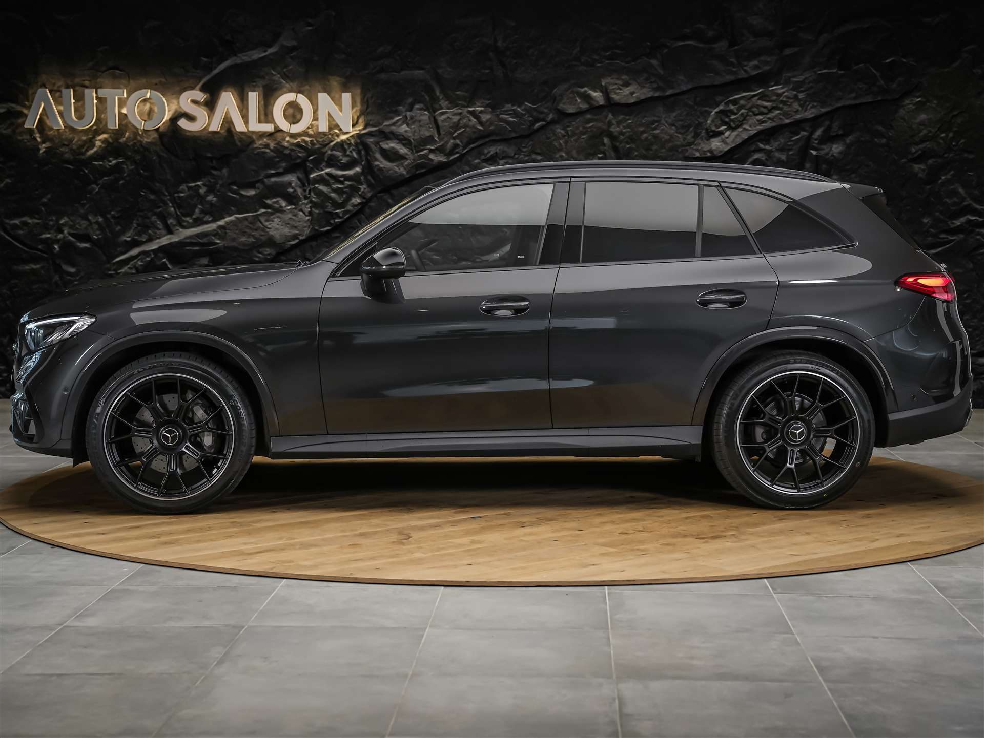 MERCEDES-BENZ GLC 300 d 4Matic AMG Line 9G-Tronic *21" Felgen*Abstandsregler*Anhängerkupplung*-showroom-element-1
