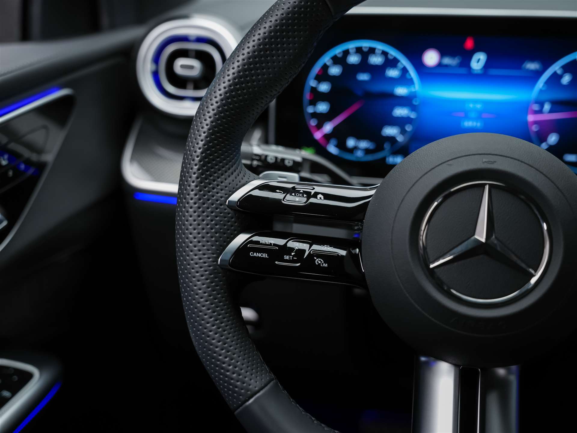 MERCEDES-BENZ GLC 300 d 4Matic AMG Line 9G-Tronic *21" Felgen*Abstandsregler*Anhängerkupplung*-image-26