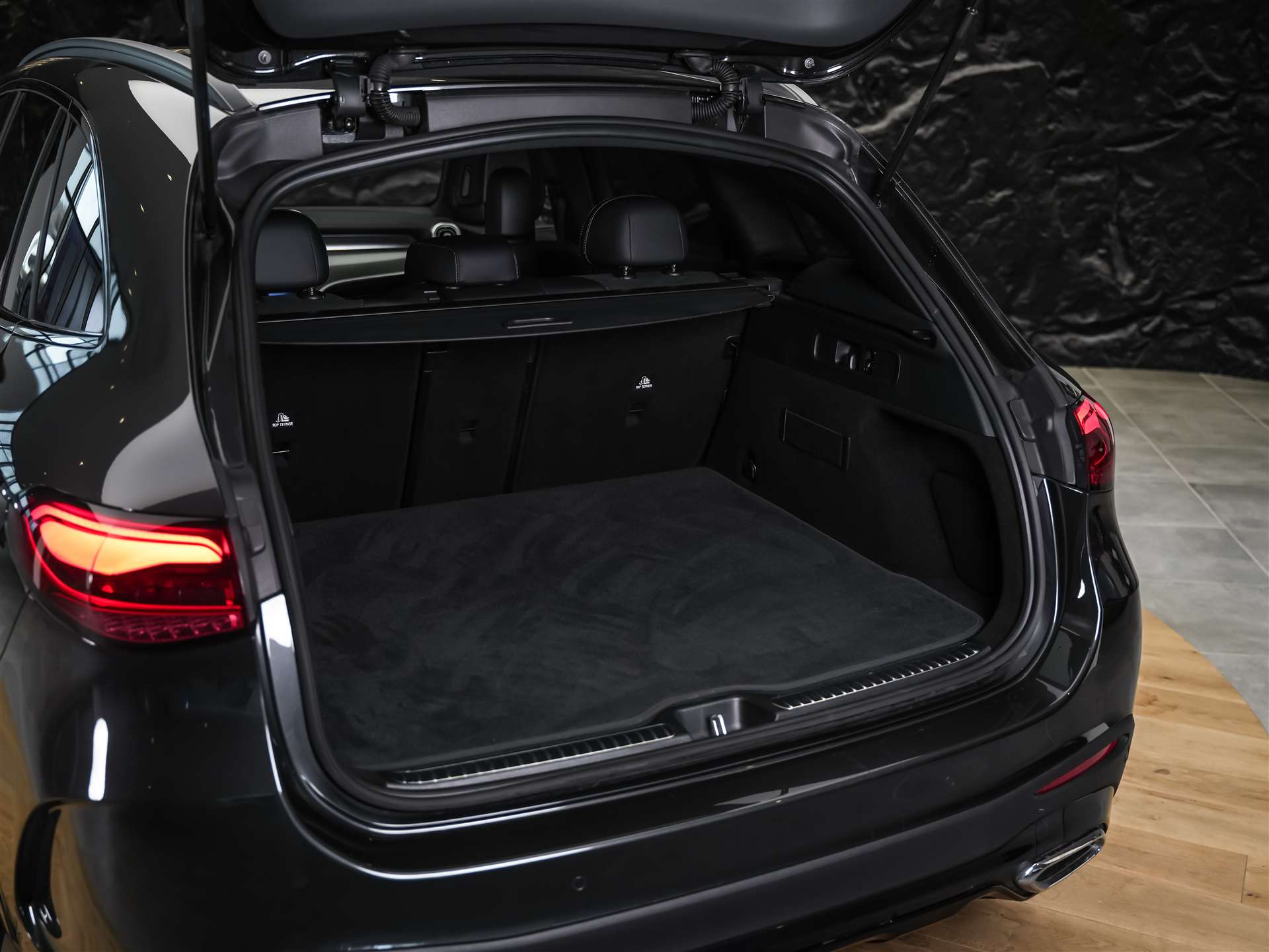 MERCEDES-BENZ GLC 300 d 4Matic AMG Line 9G-Tronic *21" Felgen*Abstandsregler*Anhängerkupplung*-image-44