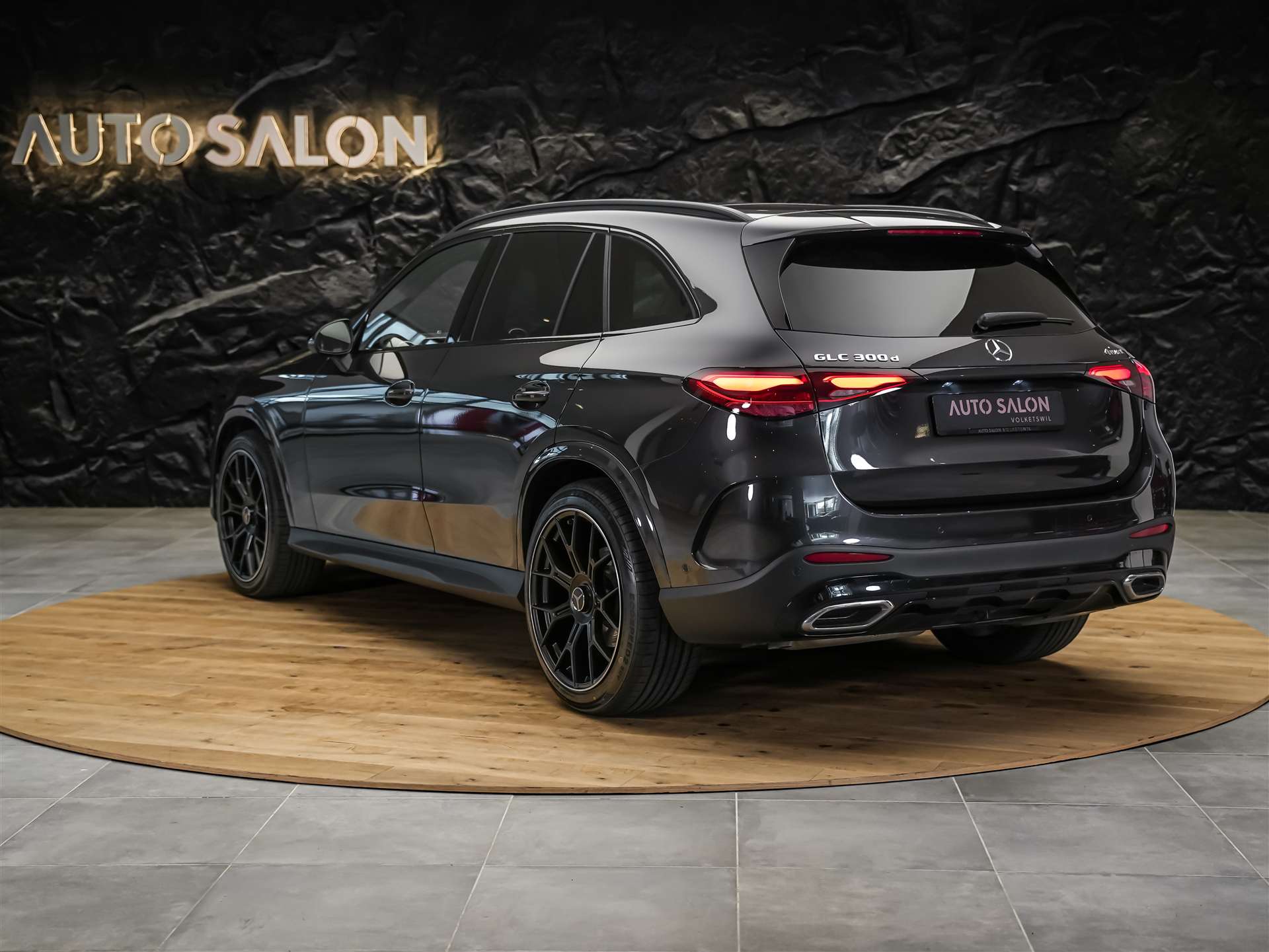 MERCEDES-BENZ GLC 300 d 4Matic AMG Line 9G-Tronic *21" Felgen*Abstandsregler*Anhängerkupplung*-showroom-element-2