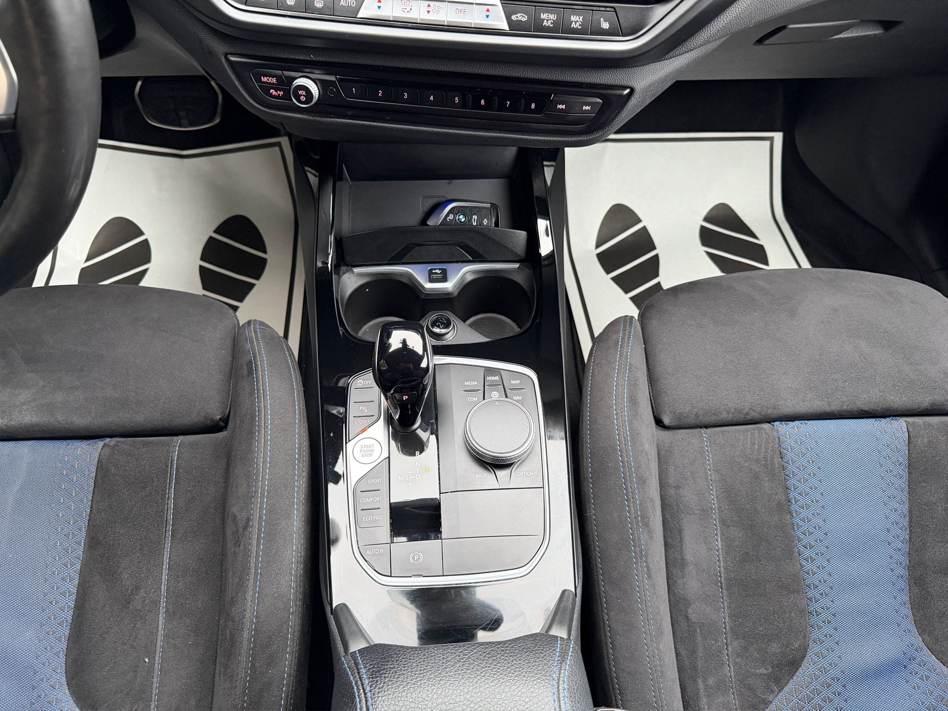 BMW 120d xDrive Steptronic Pure M Sport-image-11