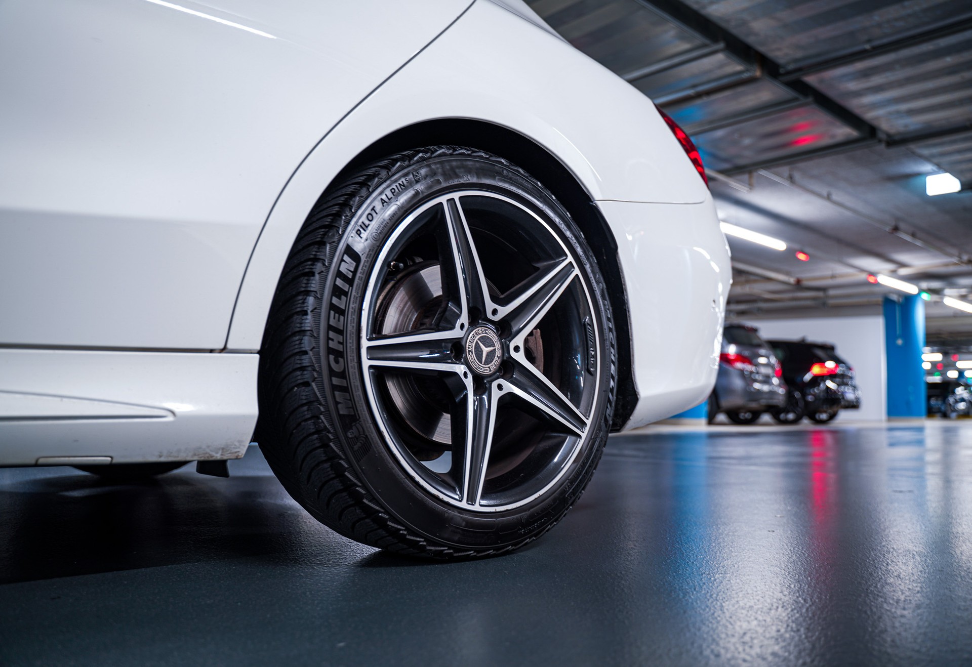 MERCEDES-BENZ C 250 BlueTEC AMG Line 4Matic 7G-Tronic-image-4