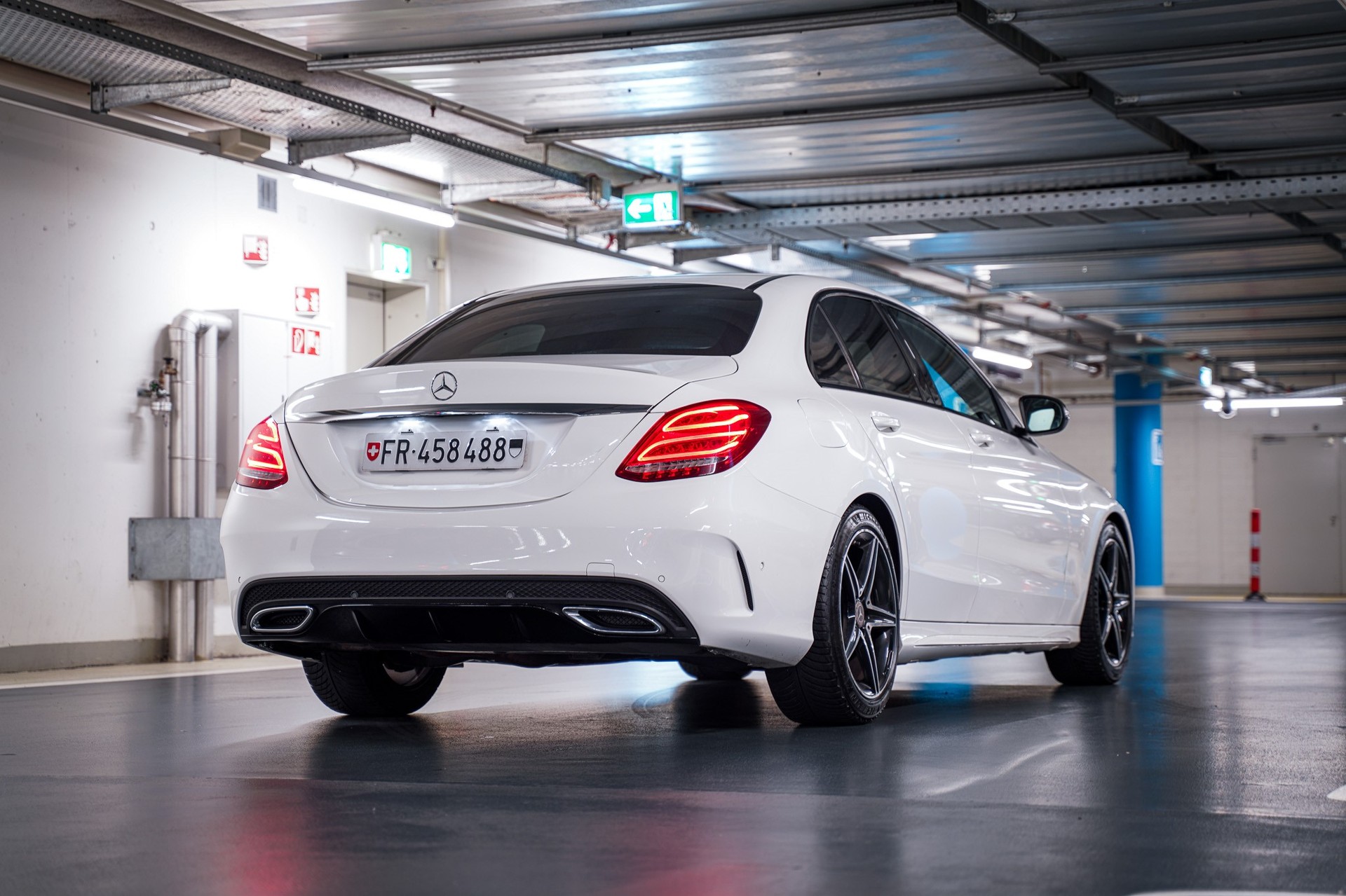 MERCEDES-BENZ C 250 BlueTEC AMG Line 4Matic 7G-Tronic-image-3