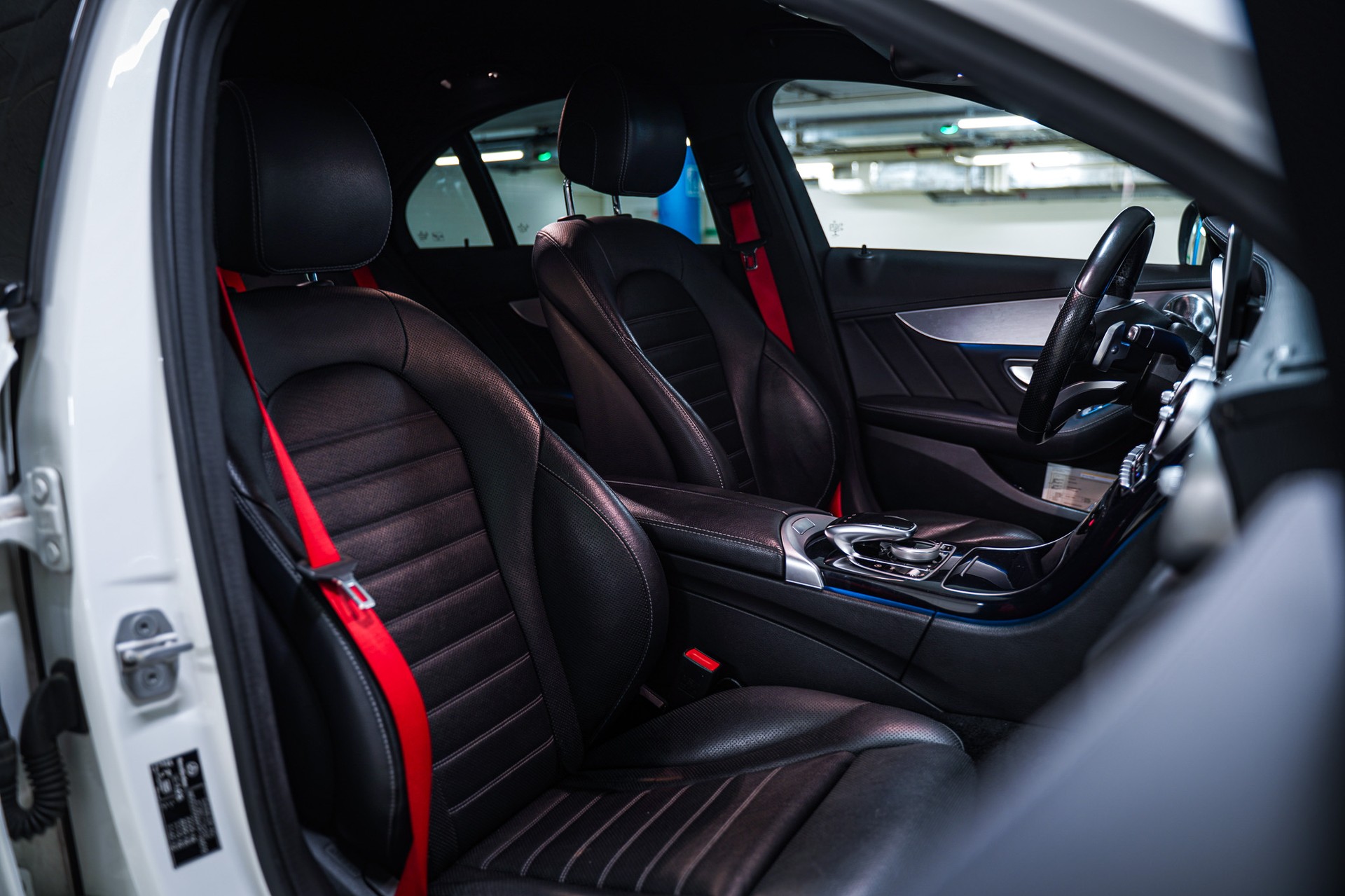 MERCEDES-BENZ C 250 BlueTEC AMG Line 4Matic 7G-Tronic-image-9