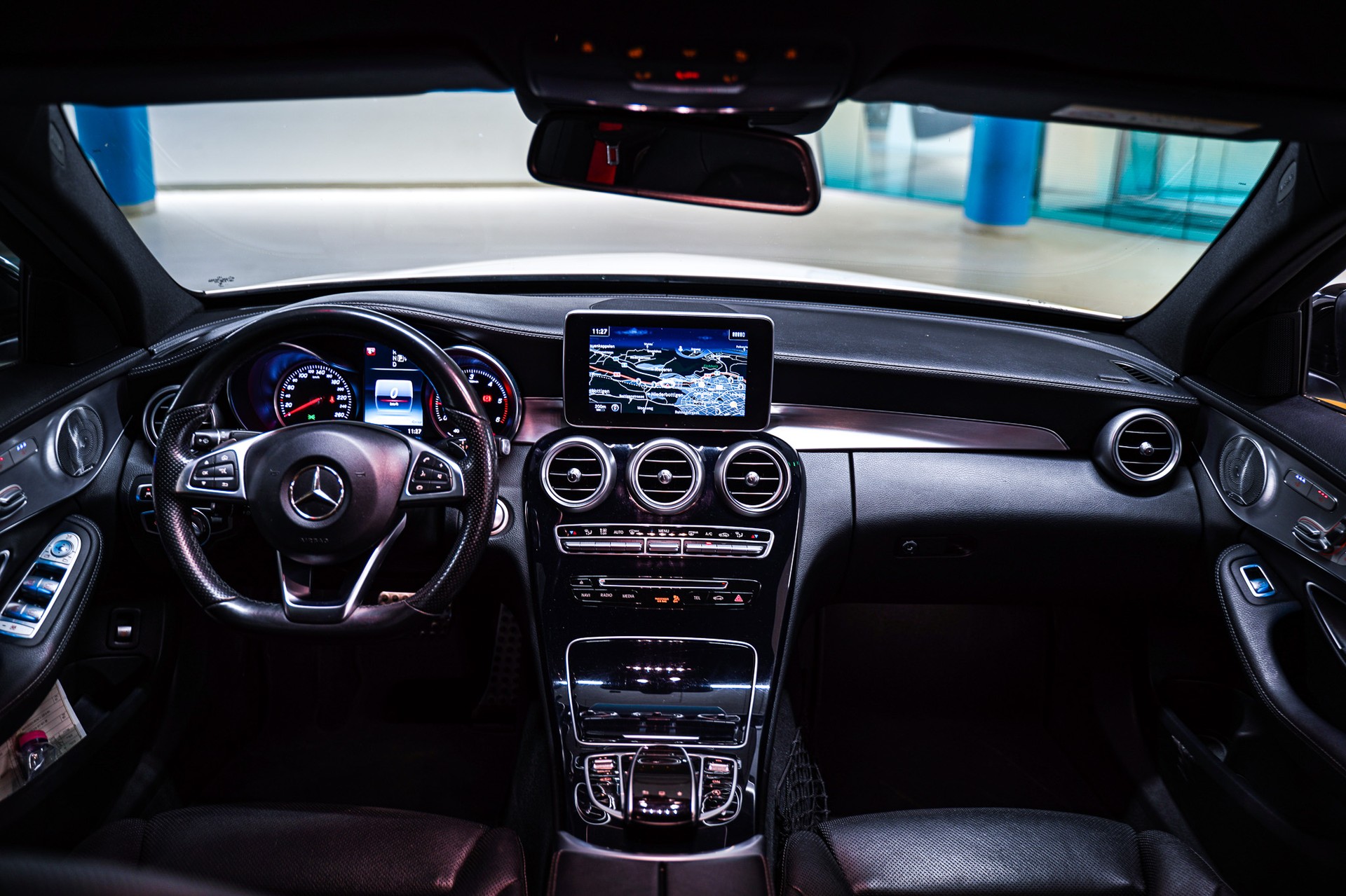 MERCEDES-BENZ C 250 BlueTEC AMG Line 4Matic 7G-Tronic-image-12