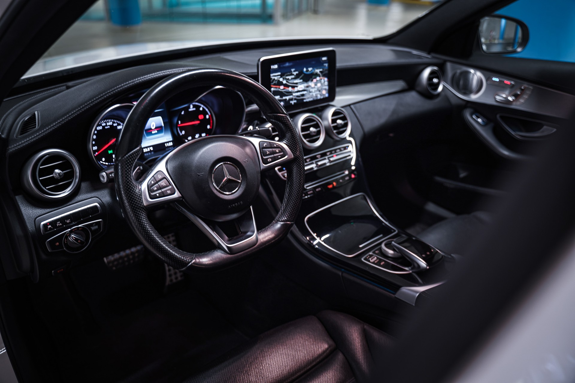 MERCEDES-BENZ C 250 BlueTEC AMG Line 4Matic 7G-Tronic-image-6