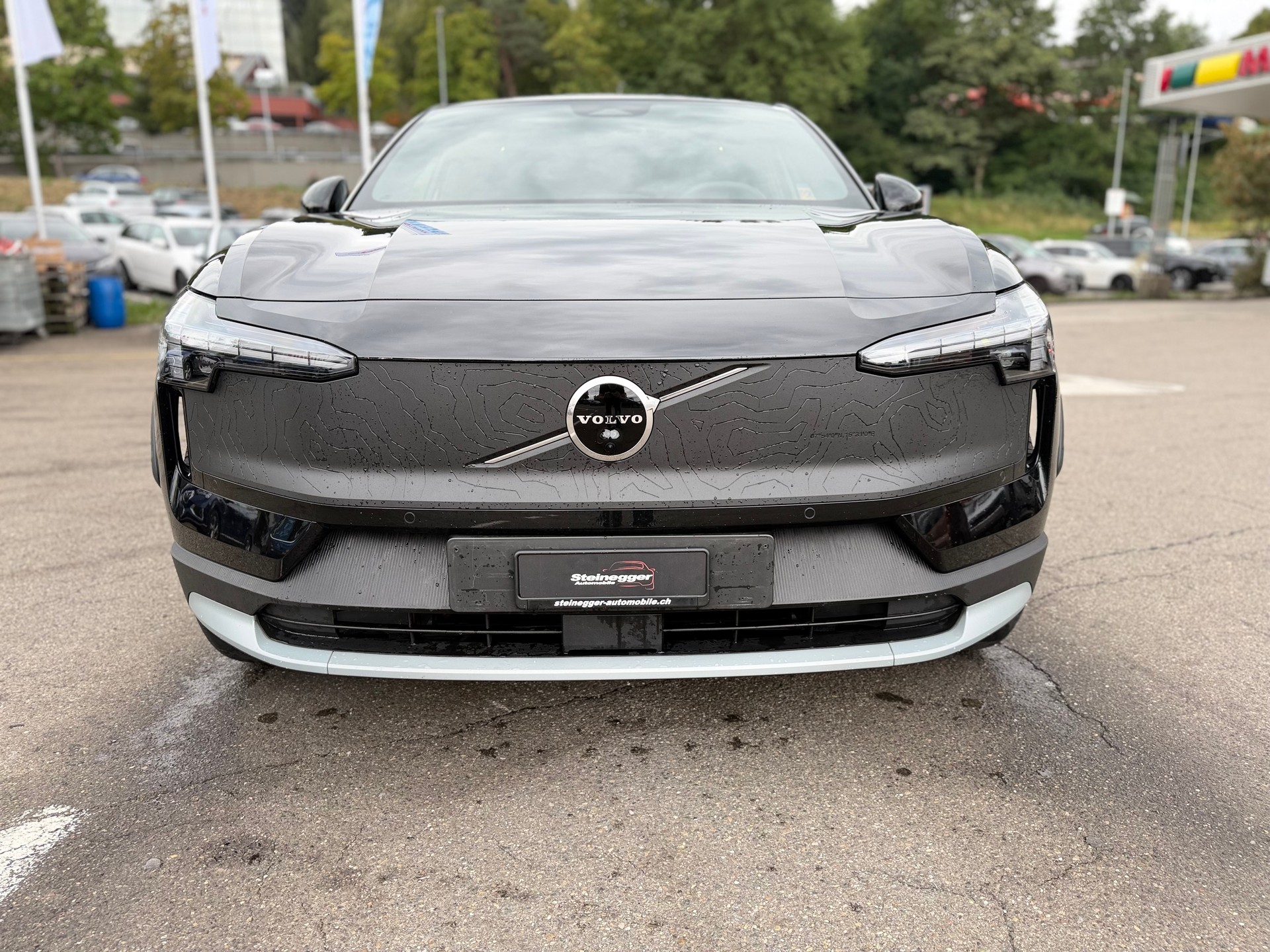 VOLVO EX30 Cross Country E60 69kWh Twin Performance AWD ° Vollausstattung ° Schwenkbare AHK °-showroom-element-3