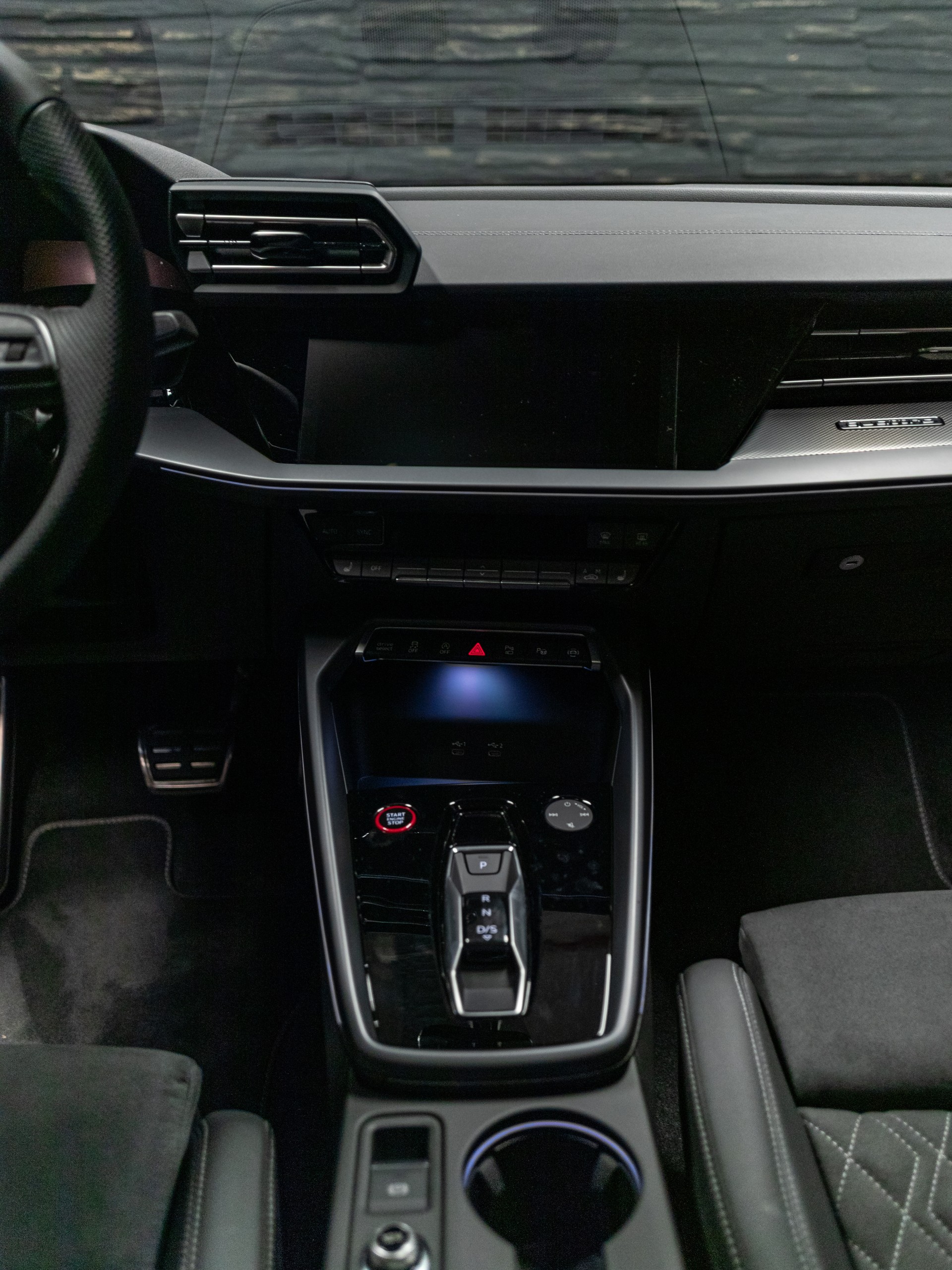 AUDI S3 Sportback TFSI quattro S-tronic-image-15