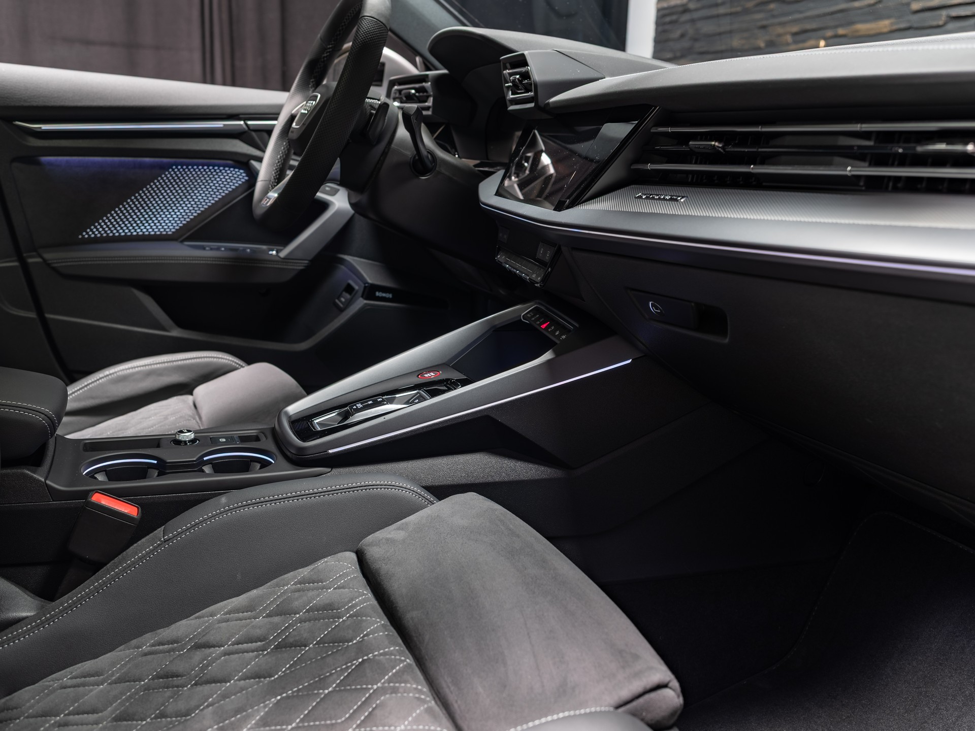 AUDI S3 Sportback TFSI quattro S-tronic-image-31