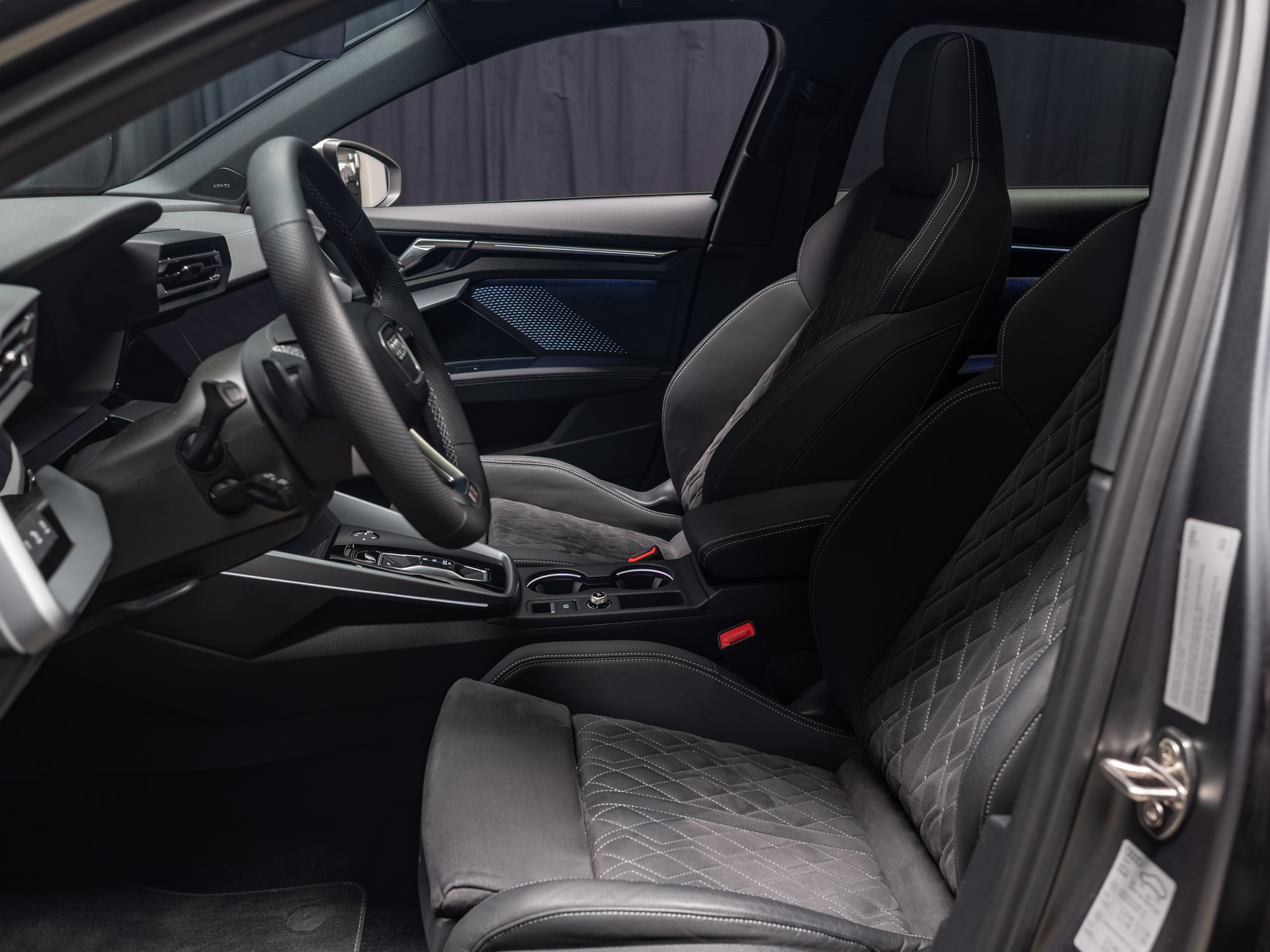 AUDI S3 Sportback TFSI quattro S-tronic-image-29