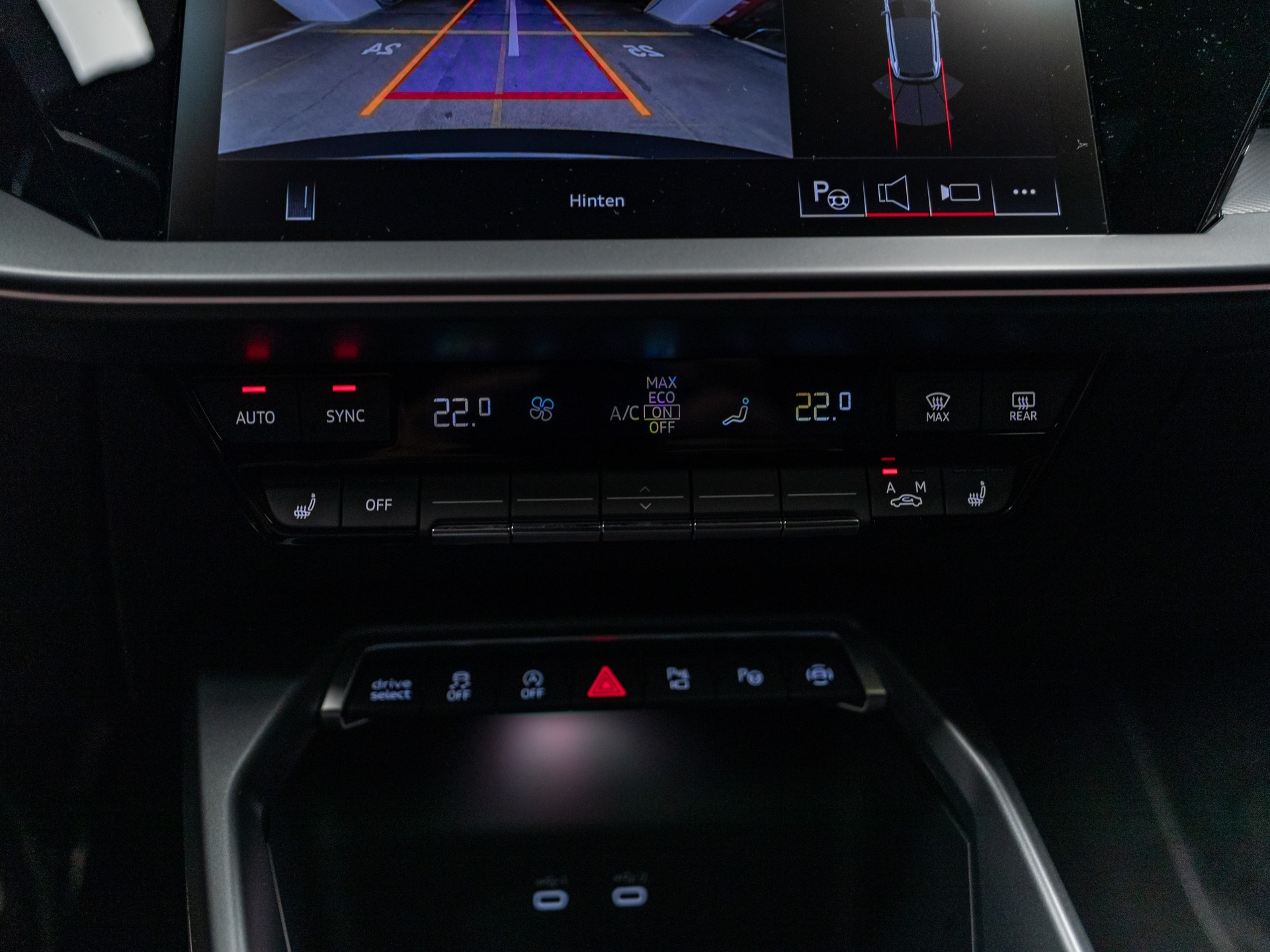 AUDI S3 Sportback TFSI quattro S-tronic-image-28