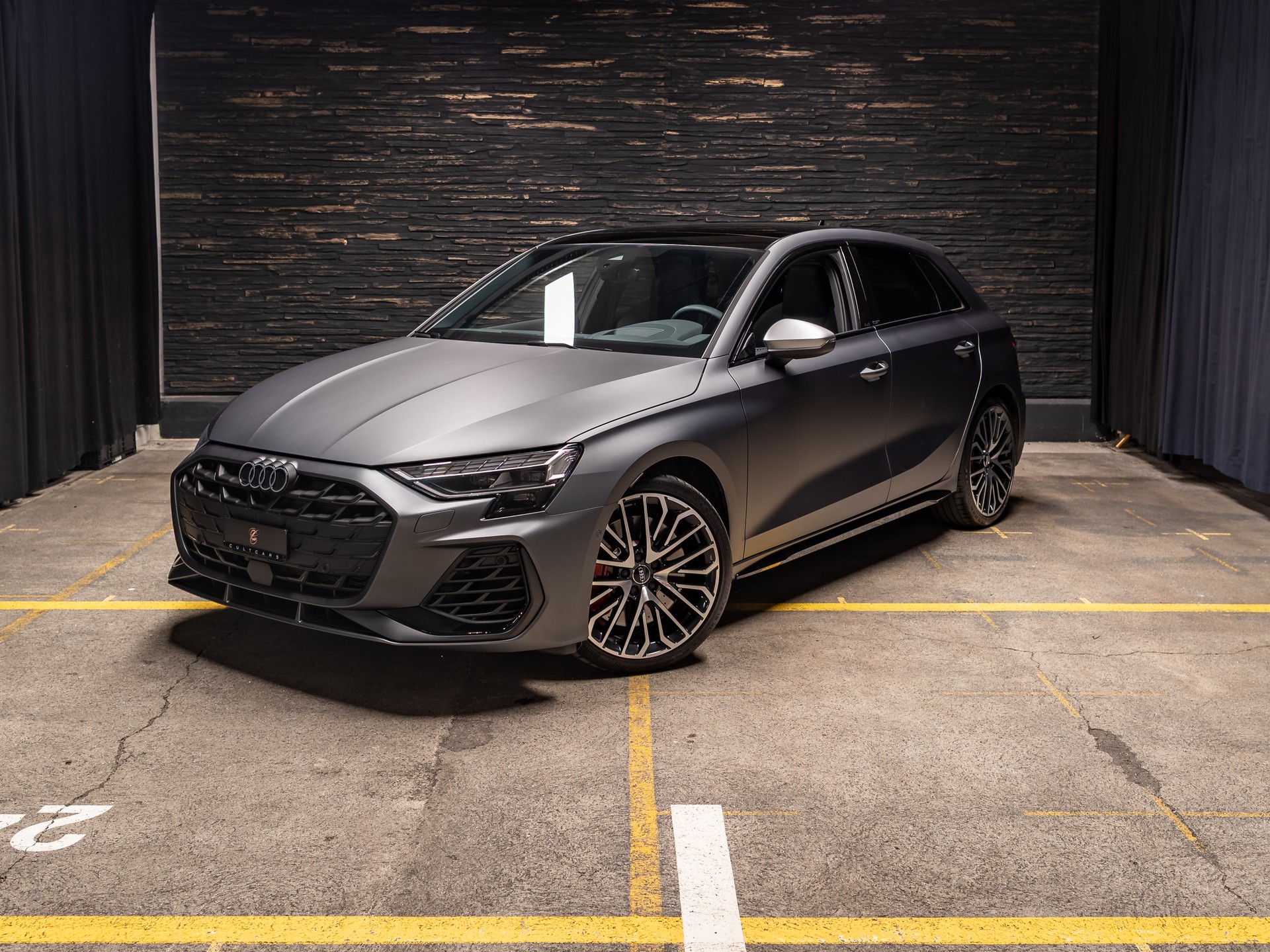 AUDI S3 Sportback TFSI quattro S-tronic-image-11