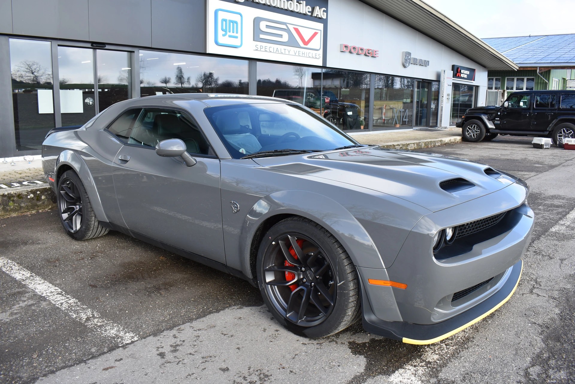 DODGE Challenger SRT Hellcat Widebody-image-1