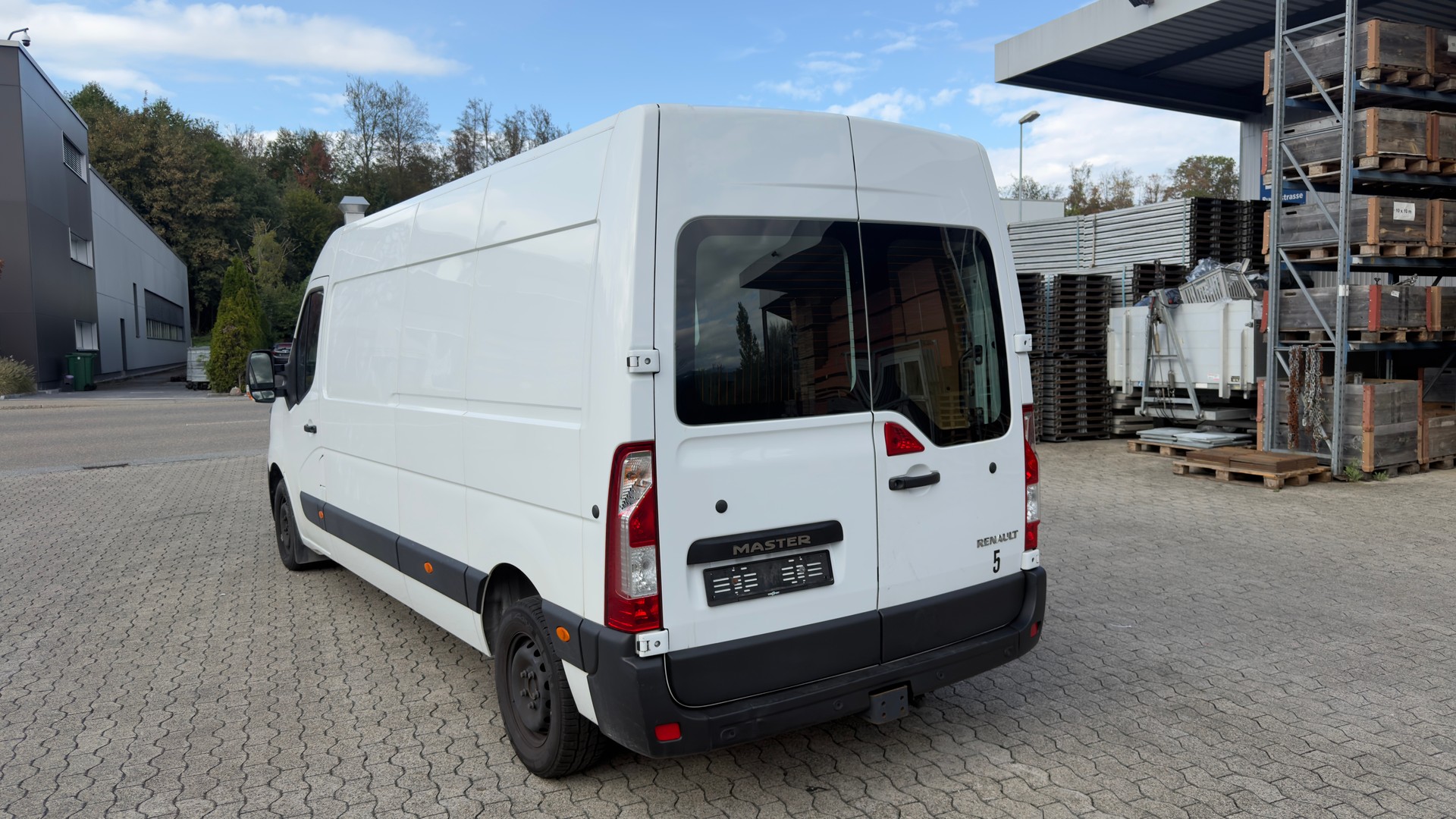 RENAULT Master T35 ENERGY 2.3dCi 150 L3H2-image-2