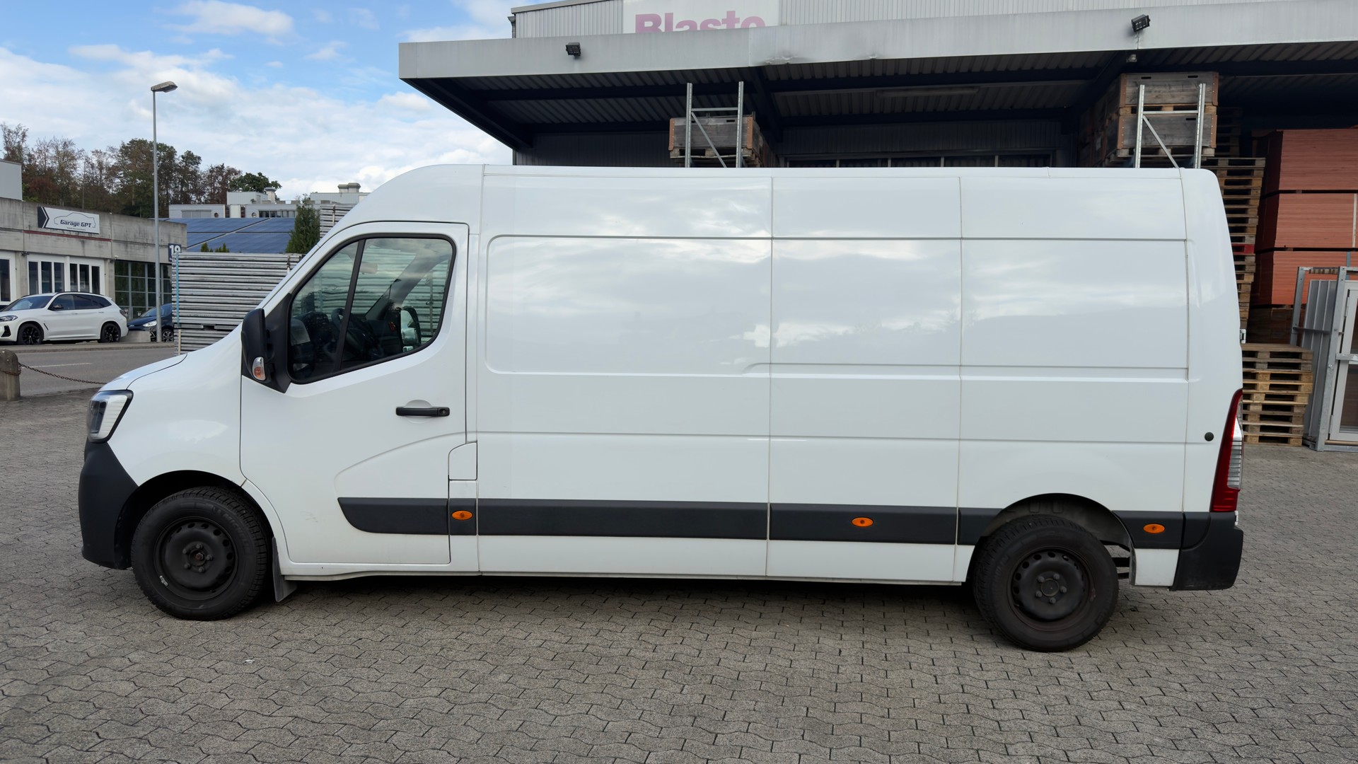 RENAULT Master T35 ENERGY 2.3dCi 150 L3H2-image-1