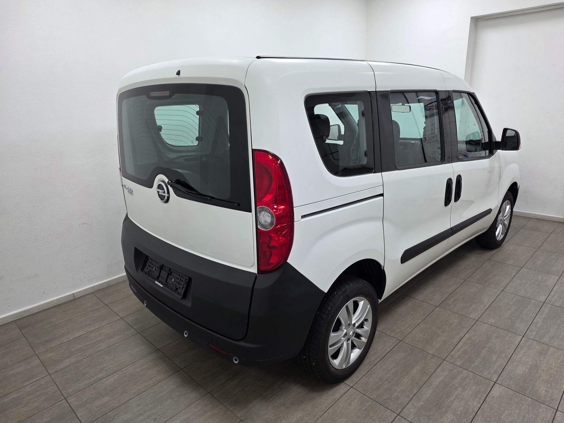 OPEL Combo 1.4 Turbo Cosmo L1H1-image-3