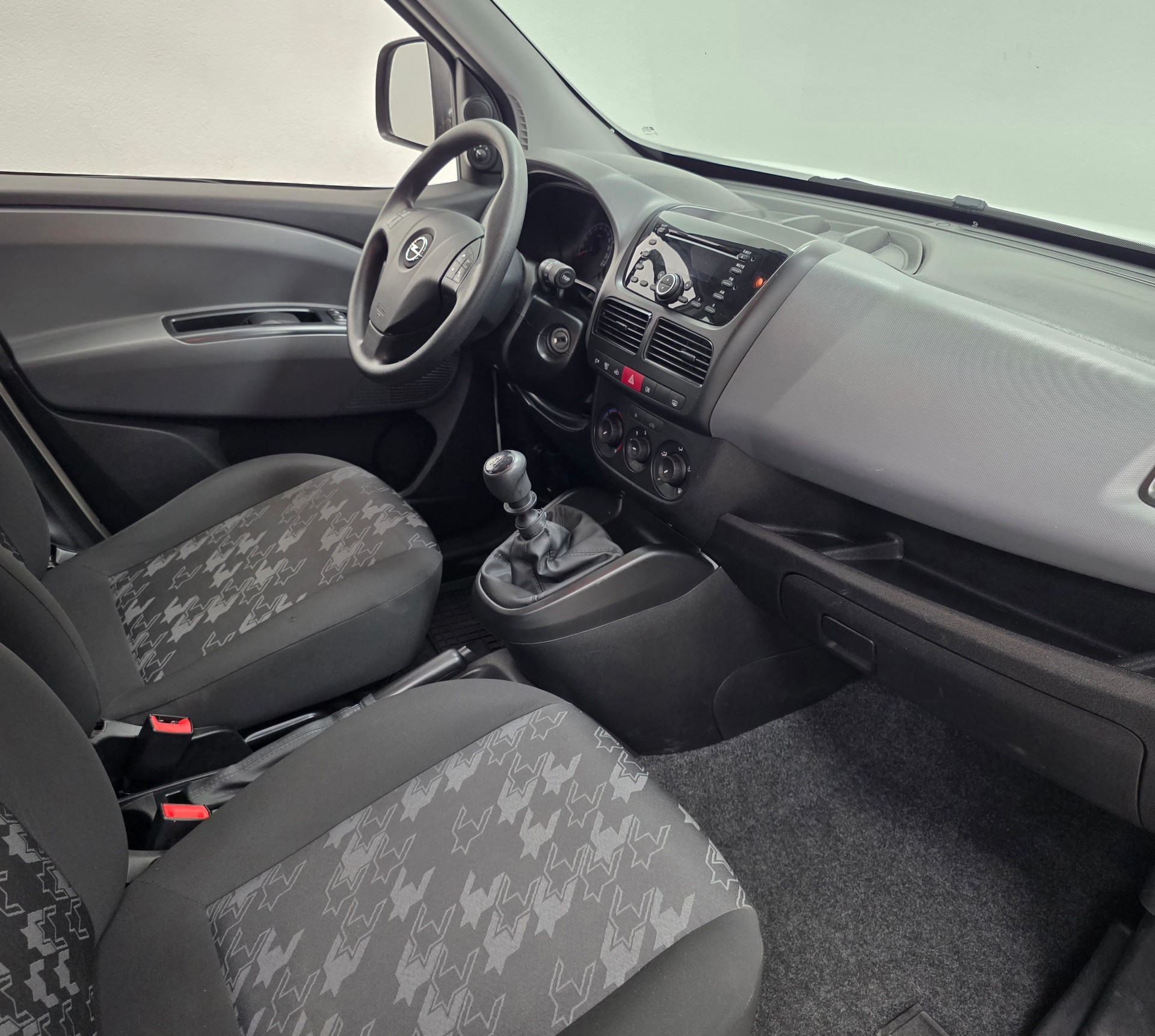 OPEL Combo 1.4 Turbo Cosmo L1H1-image-10
