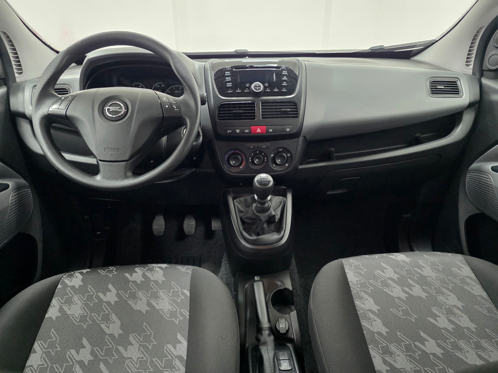 OPEL Combo 1.4 Turbo Cosmo L1H1-image-8