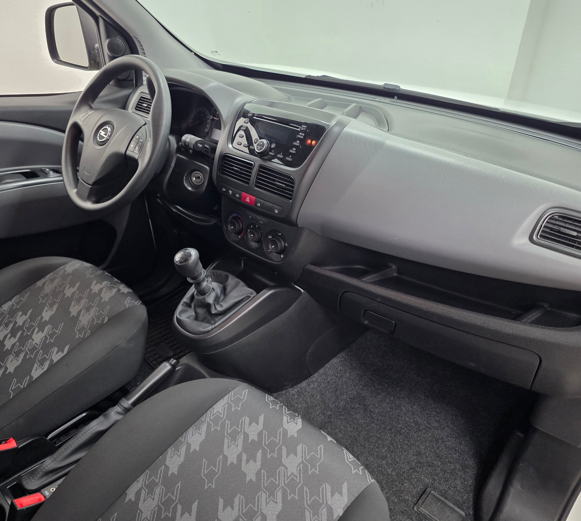 OPEL Combo 1.4 Turbo Cosmo L1H1-image-9