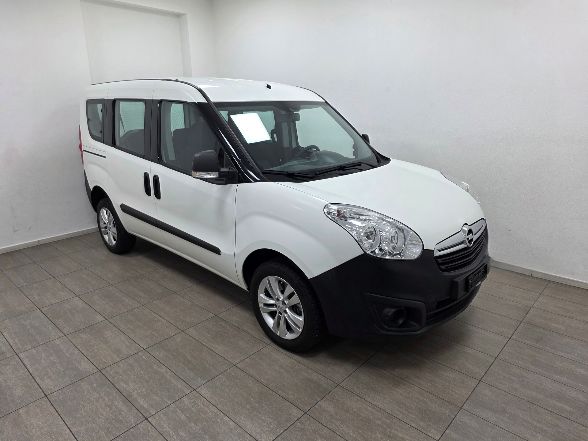 OPEL Combo 1.4 Turbo Cosmo L1H1-image-1