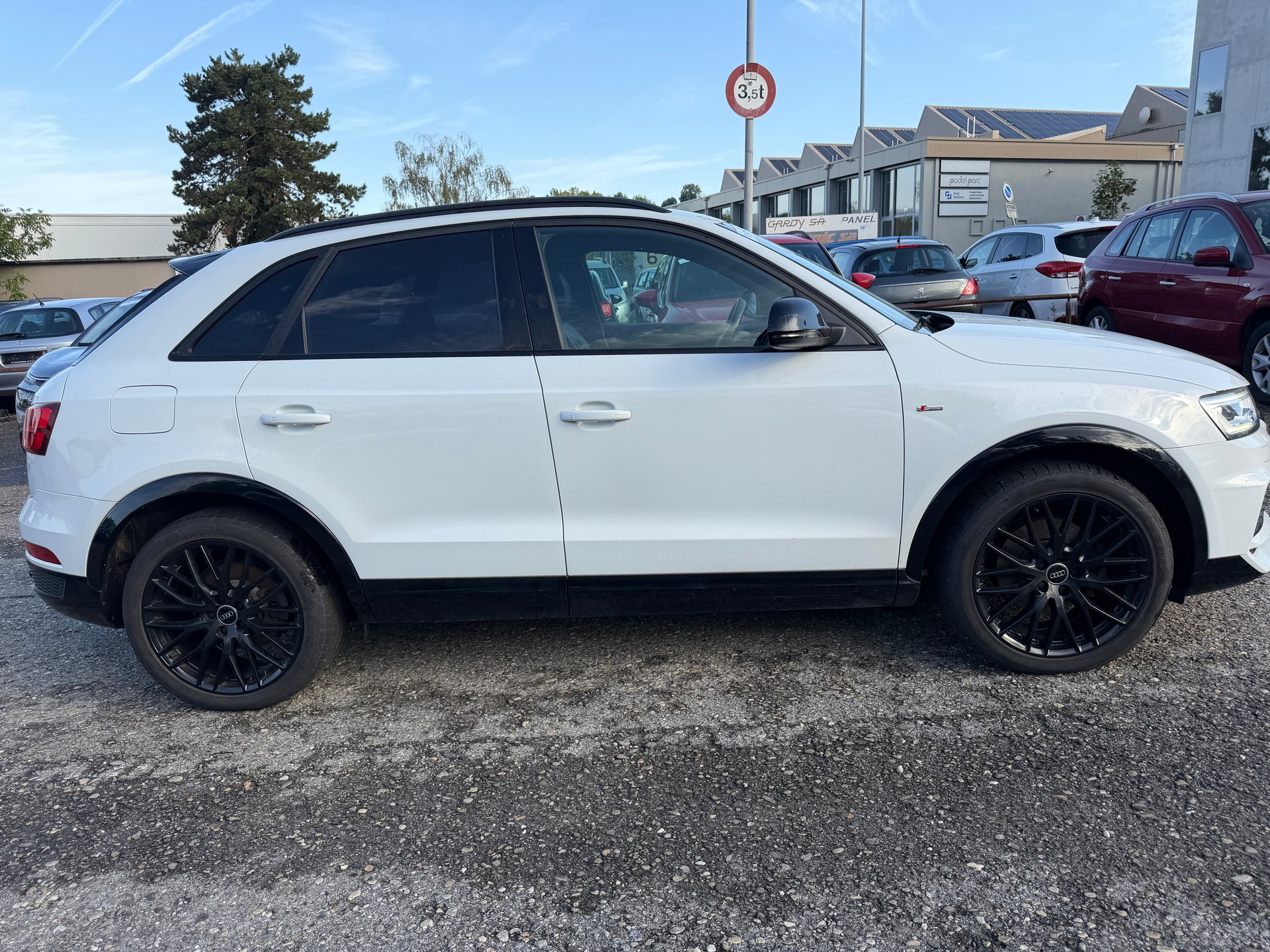 AUDI Q3 2.0 TFSI sport quattro S-tronic-image-5