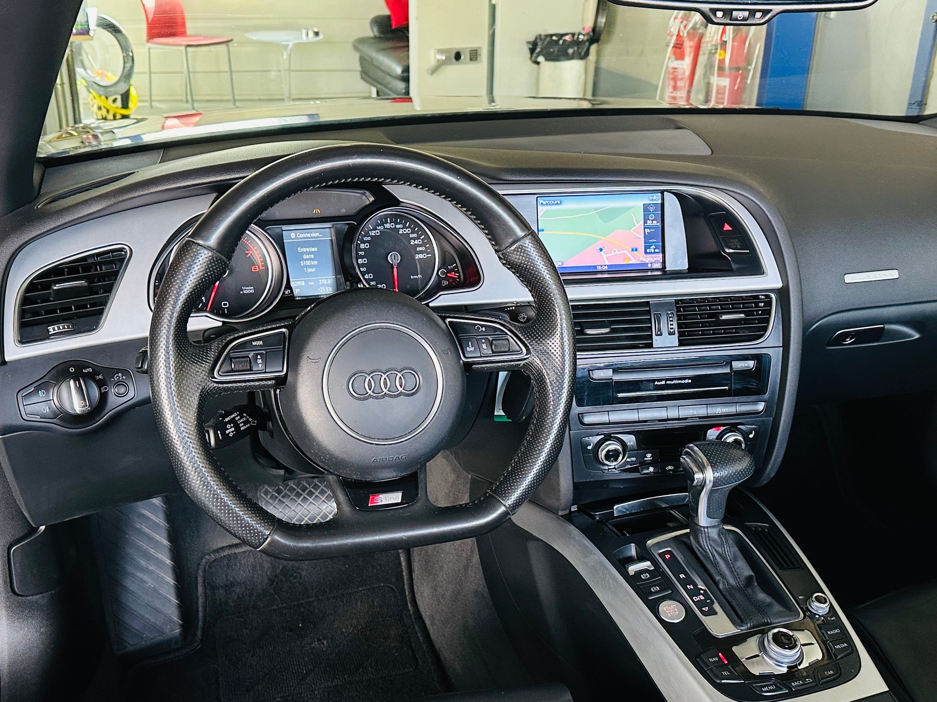 AUDI A5 Cabriolet 3.0 TFSI quattro S-tronic-image-17