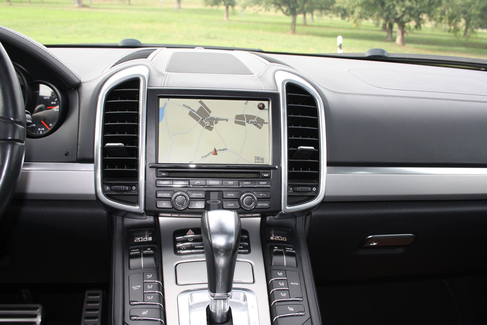 PORSCHE Cayenne S-image-9
