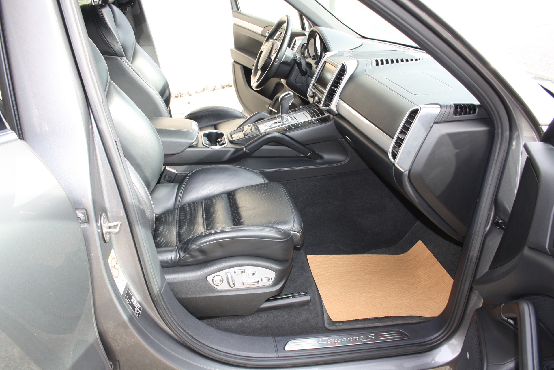 PORSCHE Cayenne S-image-10