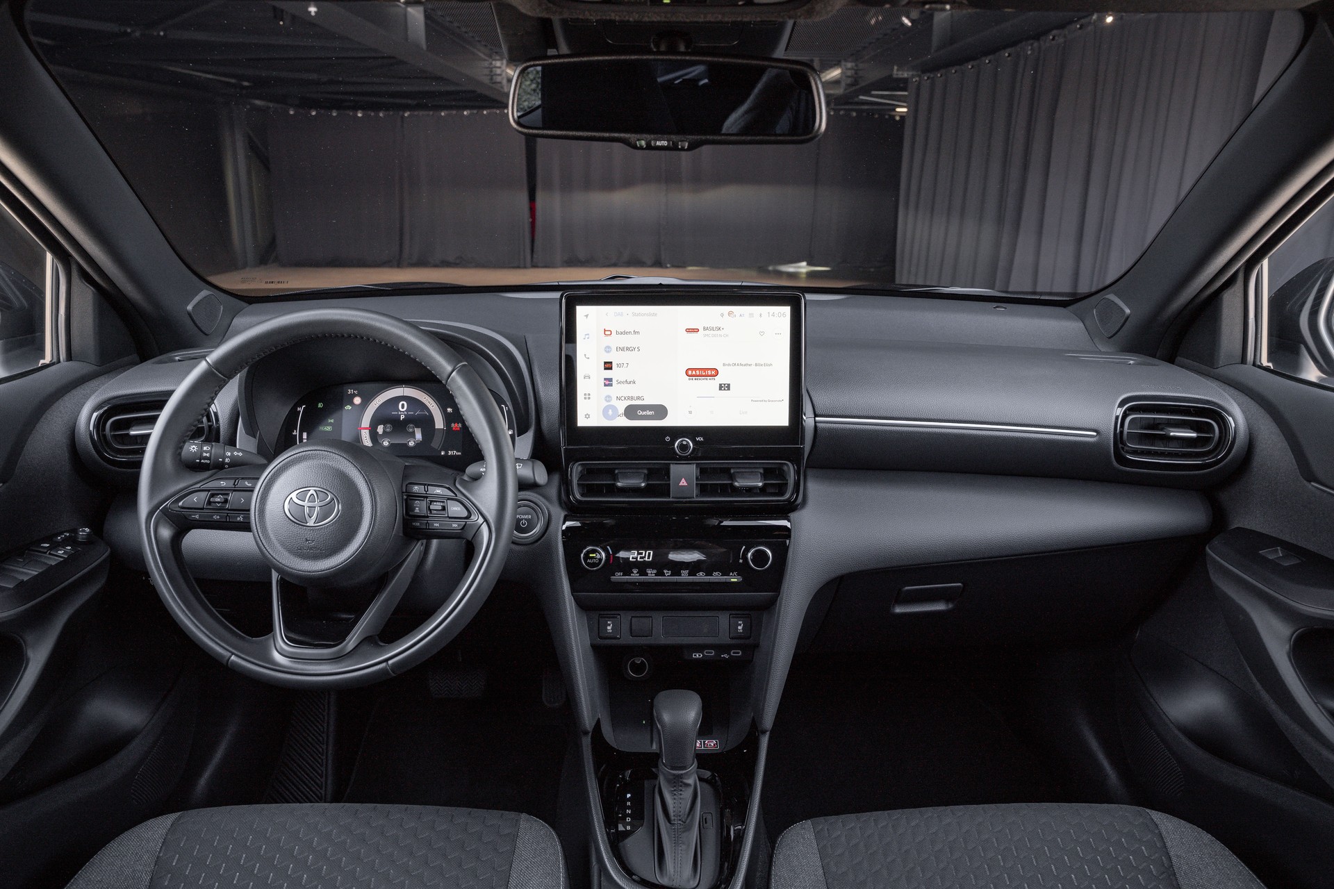 TOYOTA Yaris Cross 1.5 e-CVT-image-14