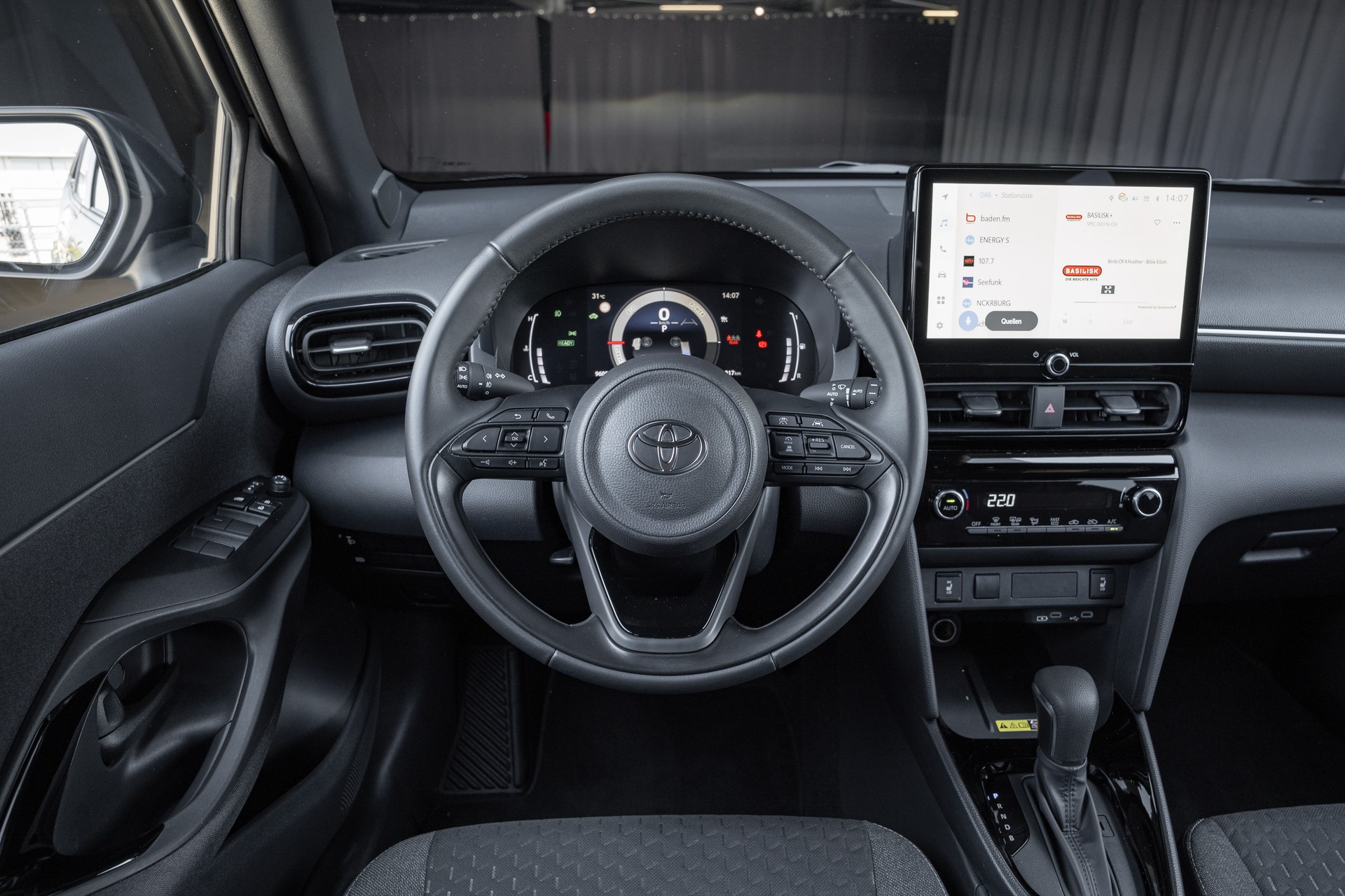 TOYOTA Yaris Cross 1.5 e-CVT-image-15