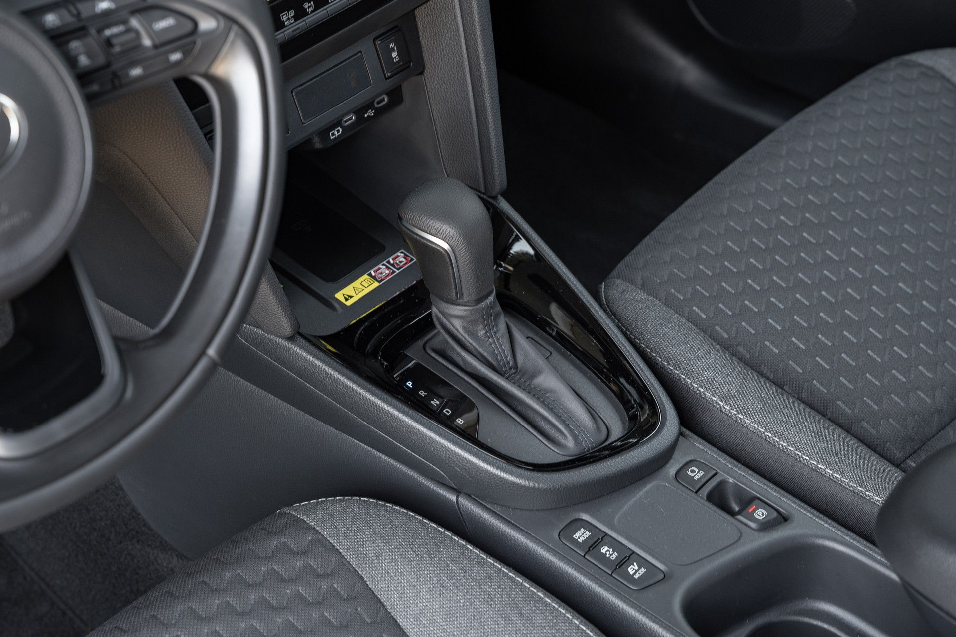 TOYOTA Yaris Cross 1.5 e-CVT-image-19