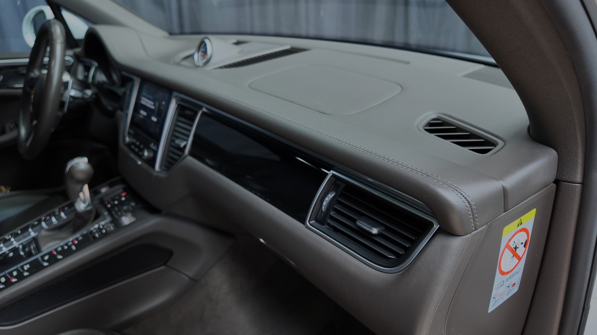PORSCHE Macan S Diesel PDK Sport Chrono-image-11