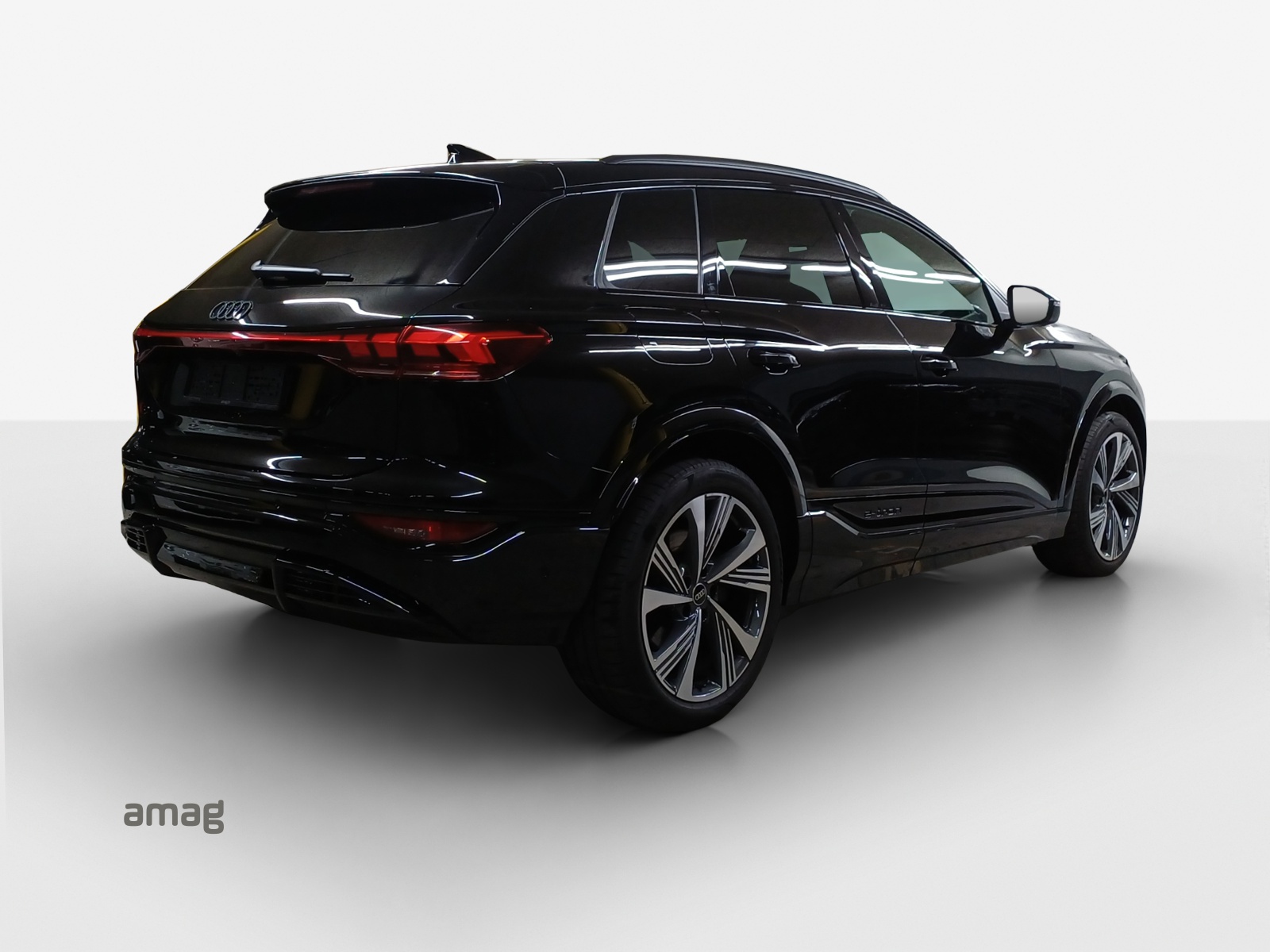 AUDI SQ6 e-tron quattro-image-5