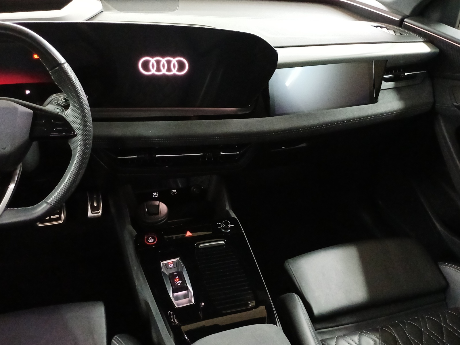 AUDI SQ6 e-tron quattro-image-11
