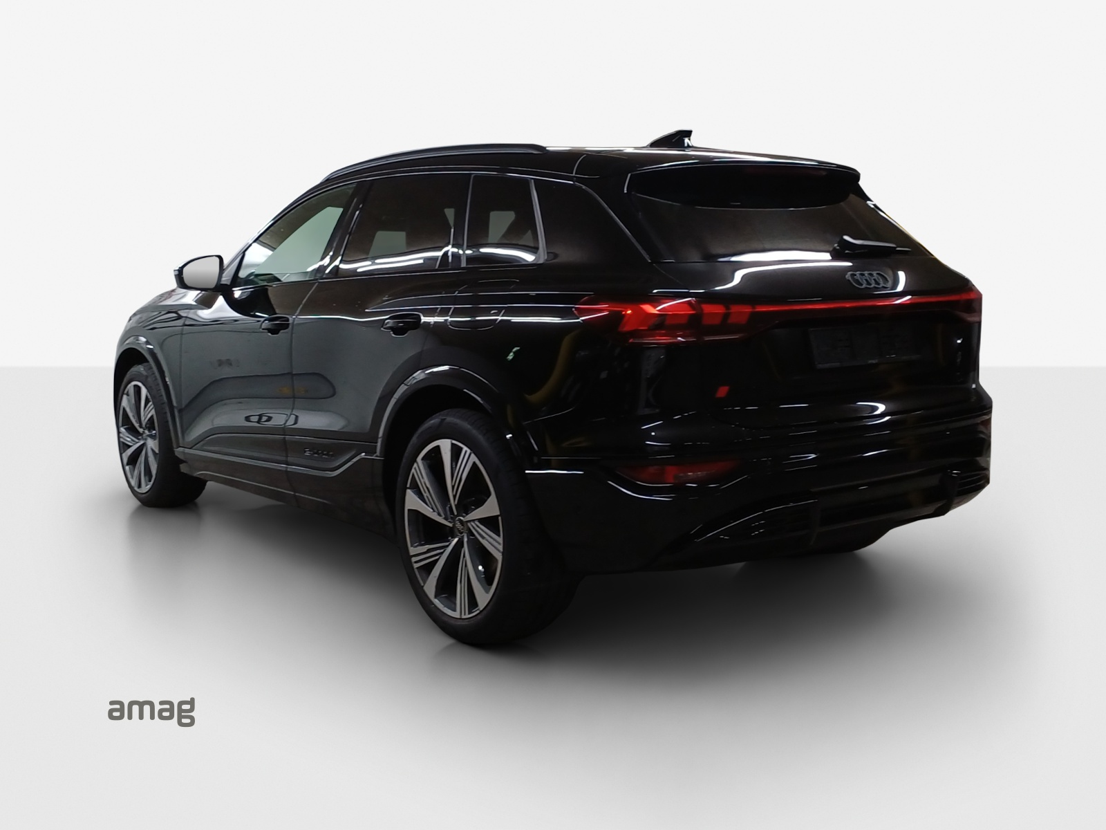 AUDI SQ6 e-tron quattro-image-2