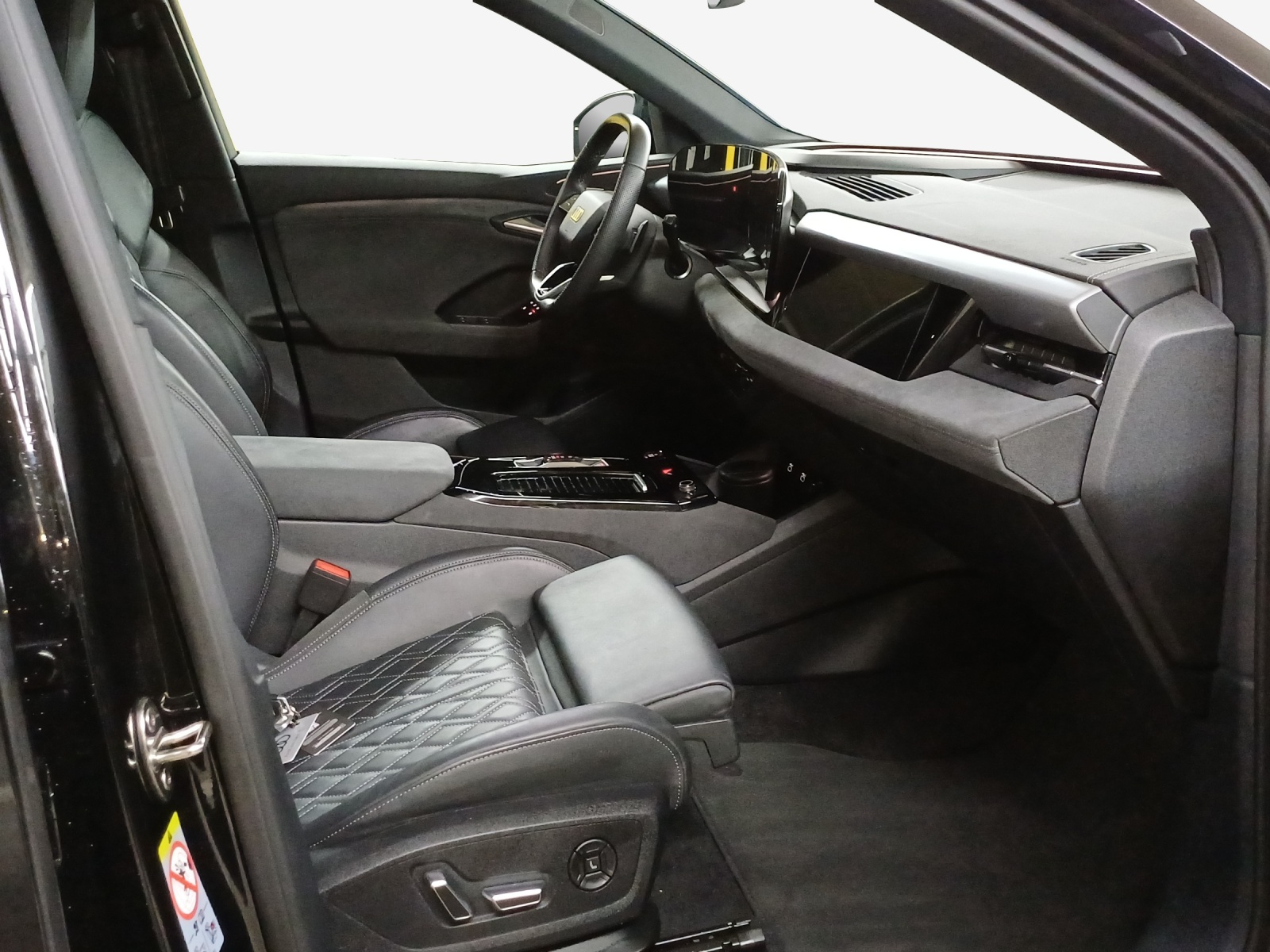 AUDI SQ6 e-tron quattro-image-14