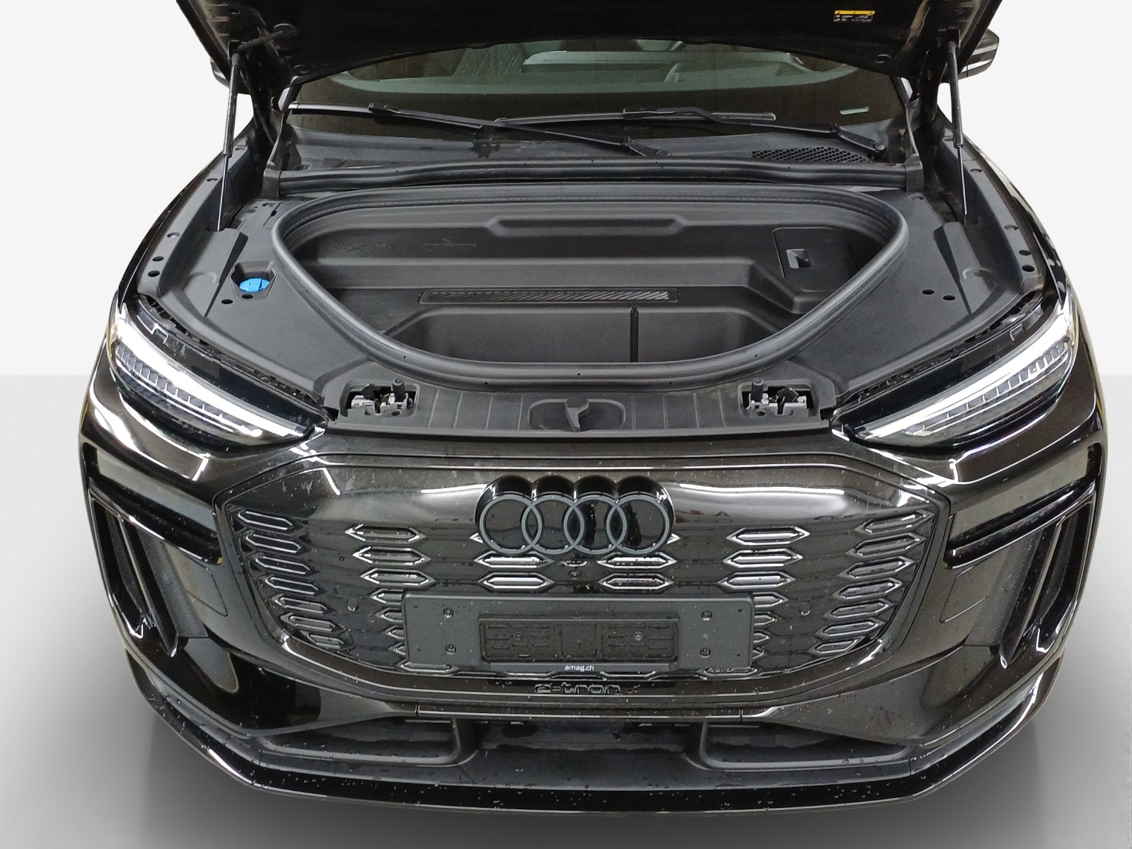 AUDI SQ6 e-tron quattro-image-15