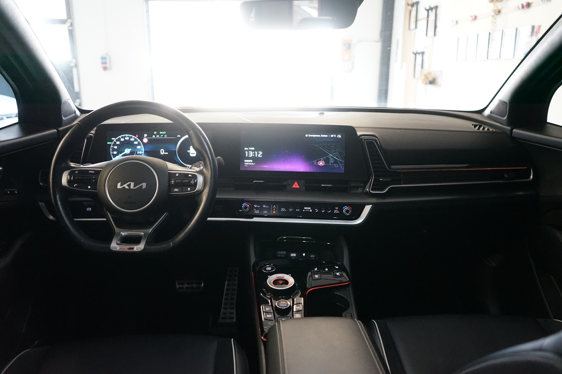 KIA Sportage 1.6T-GDi PHEV GT-Line 4x4 A-image-6