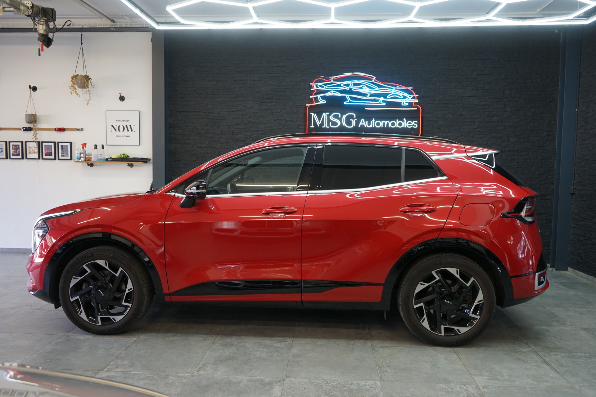 KIA Sportage 1.6T-GDi PHEV GT-Line 4x4 A-image-1