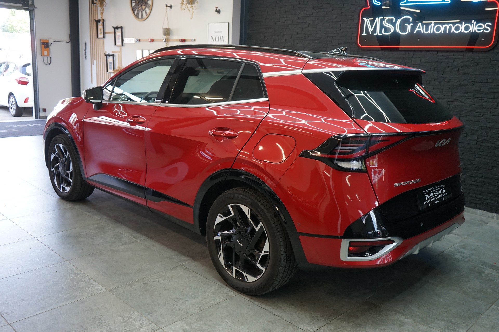 KIA Sportage 1.6T-GDi PHEV GT-Line 4x4 A-image-2