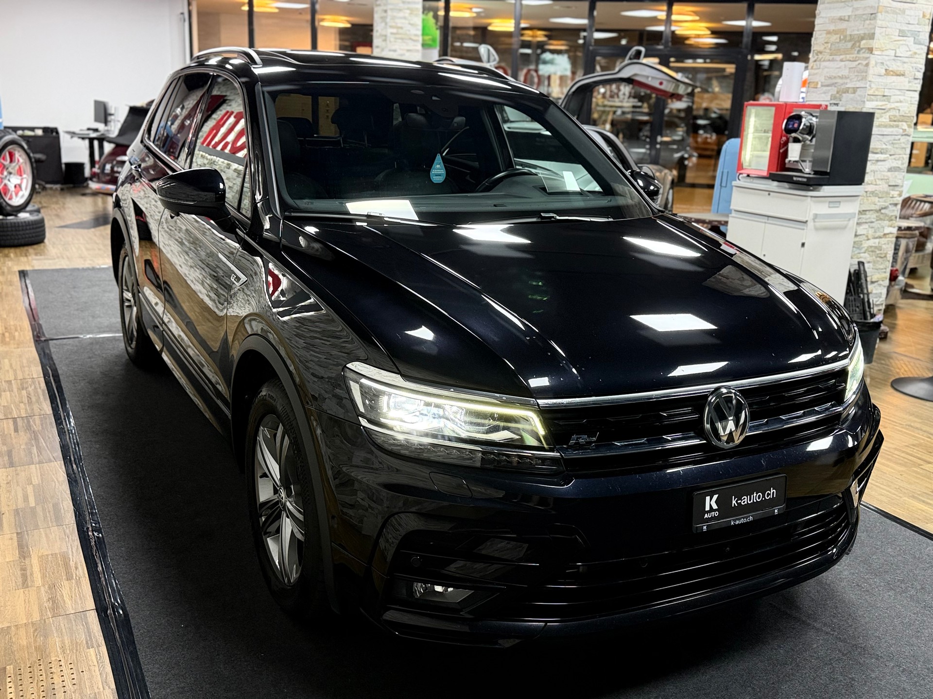 VW Tiguan 2.0TSI R-Line 4Motion DSG-image-5